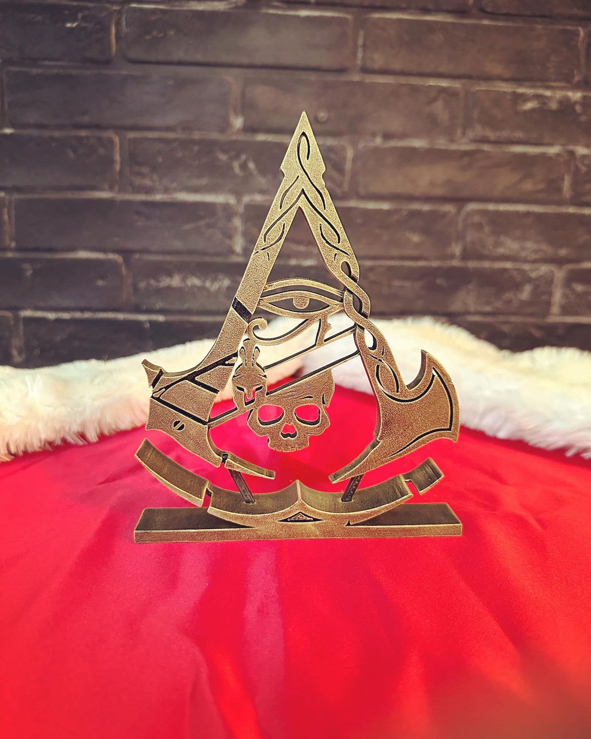 Assassin’s Creed Emblem Figurine, All Game Series Symbol, Fan Art Display for Desk or Shelf