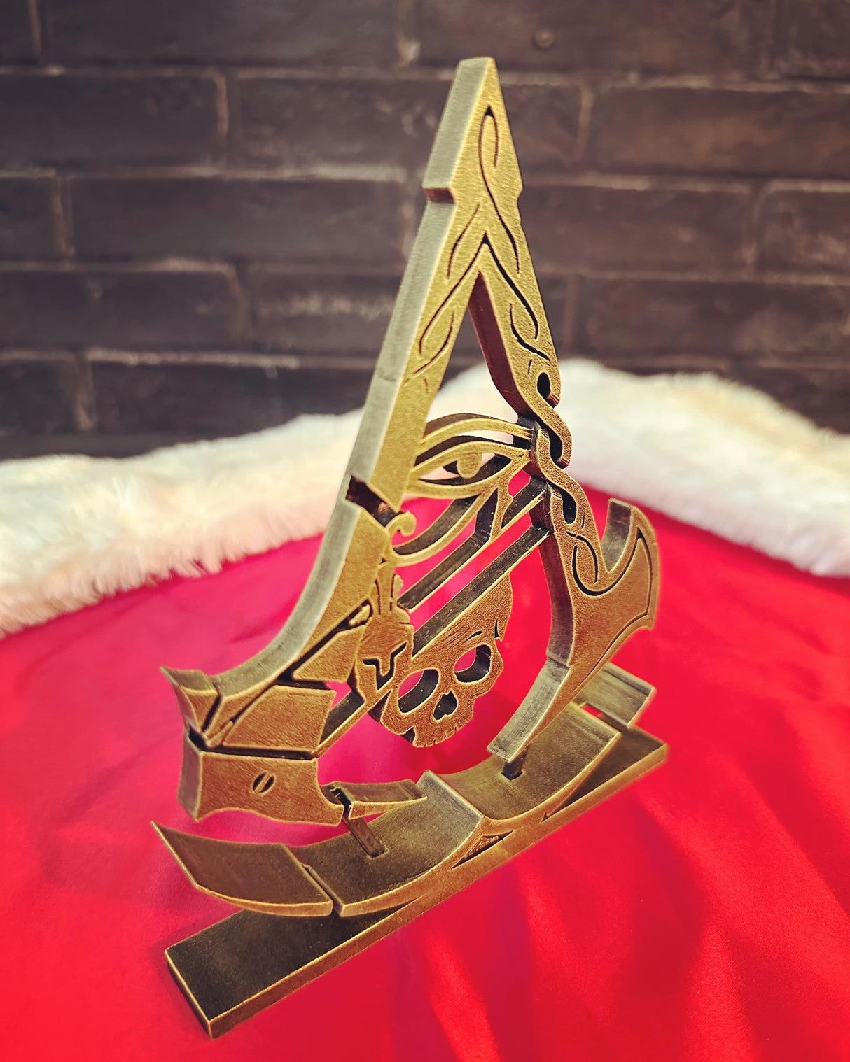 Assassin’s Creed Emblem Figurine, All Game Series Symbol, Fan Art Display for Desk or Shelf