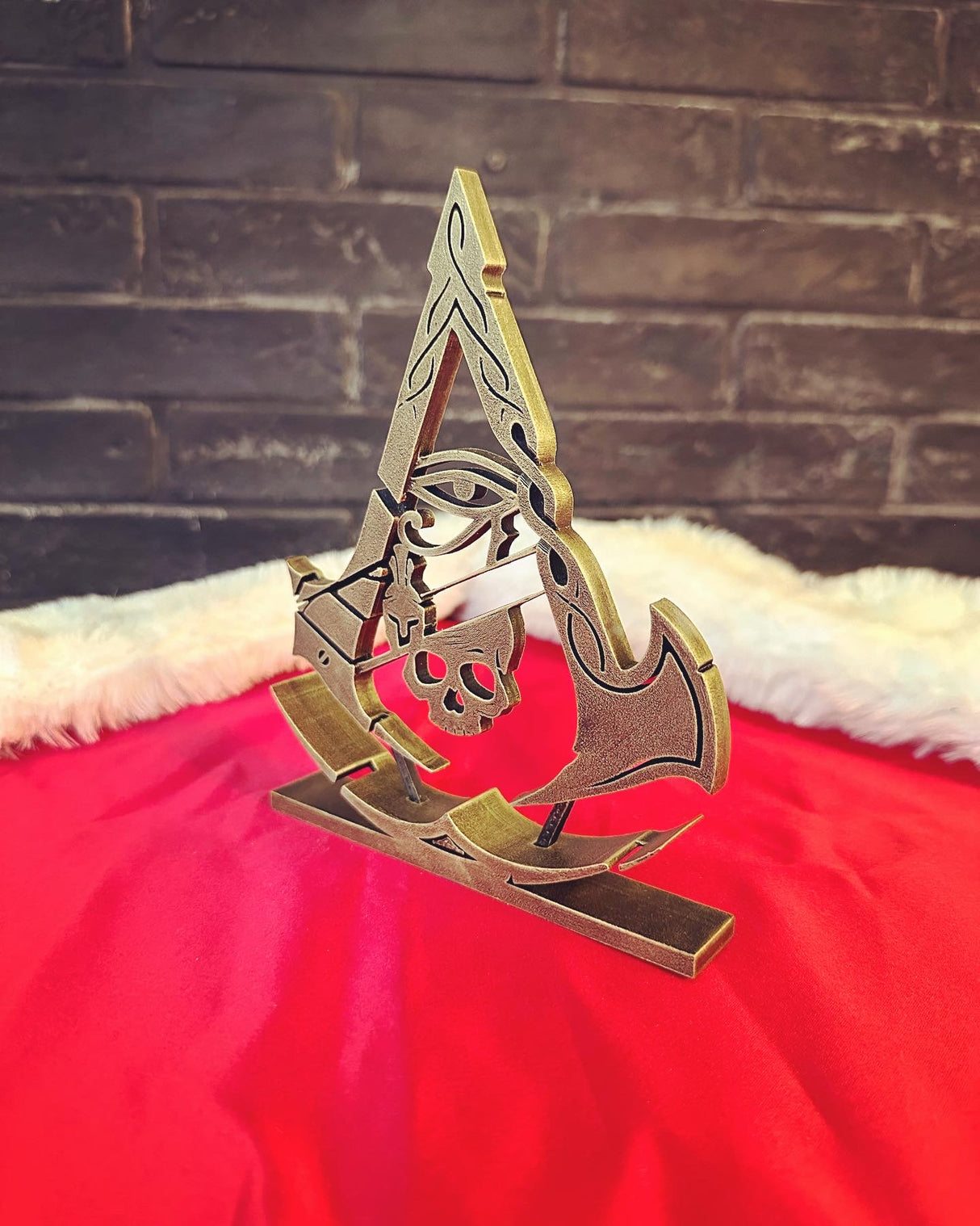 Assassin’s Creed Emblem Figurine, All Game Series Symbol, Fan Art Display for Desk or Shelf