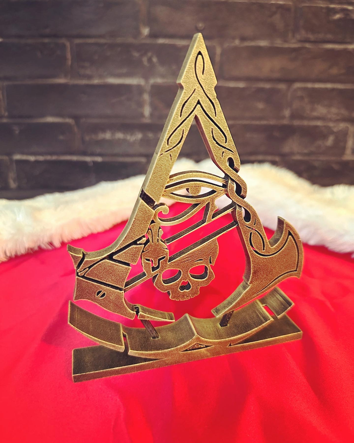 Assassin’s Creed Emblem Figurine, All Game Series Symbol, Fan Art Display for Desk or Shelf