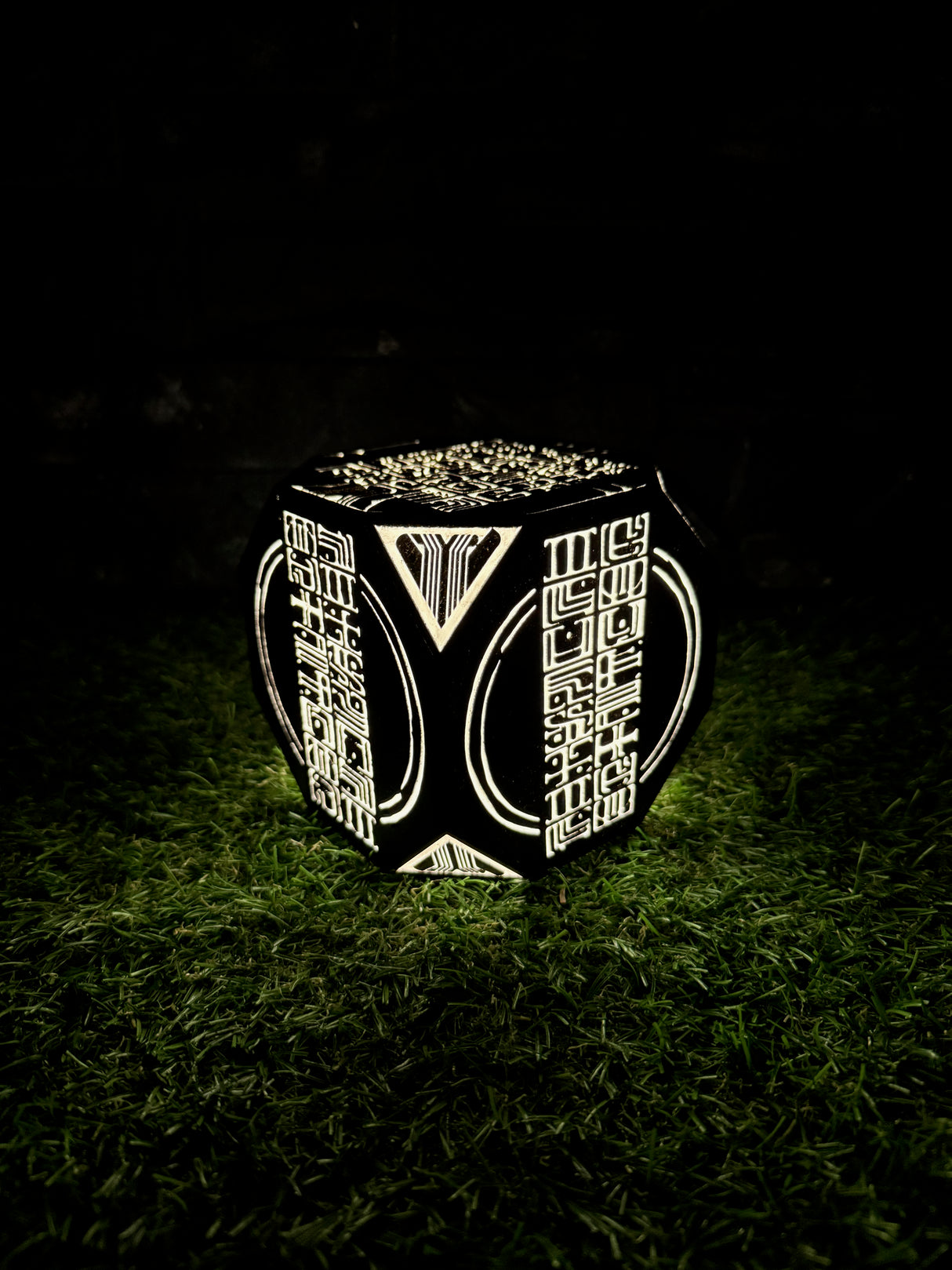 Crimson Desert Activated Abyss Artifact, Crimson Desert Relic, Glowing Cube, Fantasy Collectible