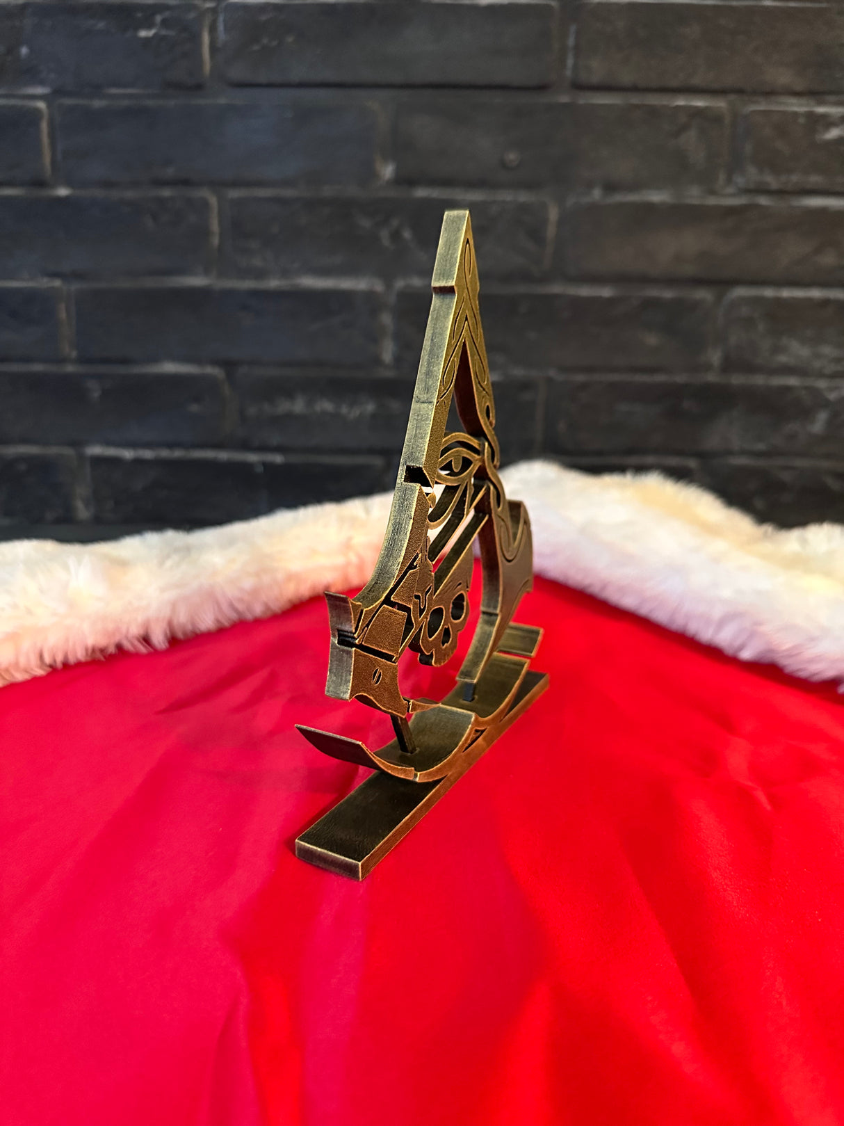 Assassin’s Creed Emblem Figurine, All Game Series Symbol, Fan Art Display for Desk or Shelf