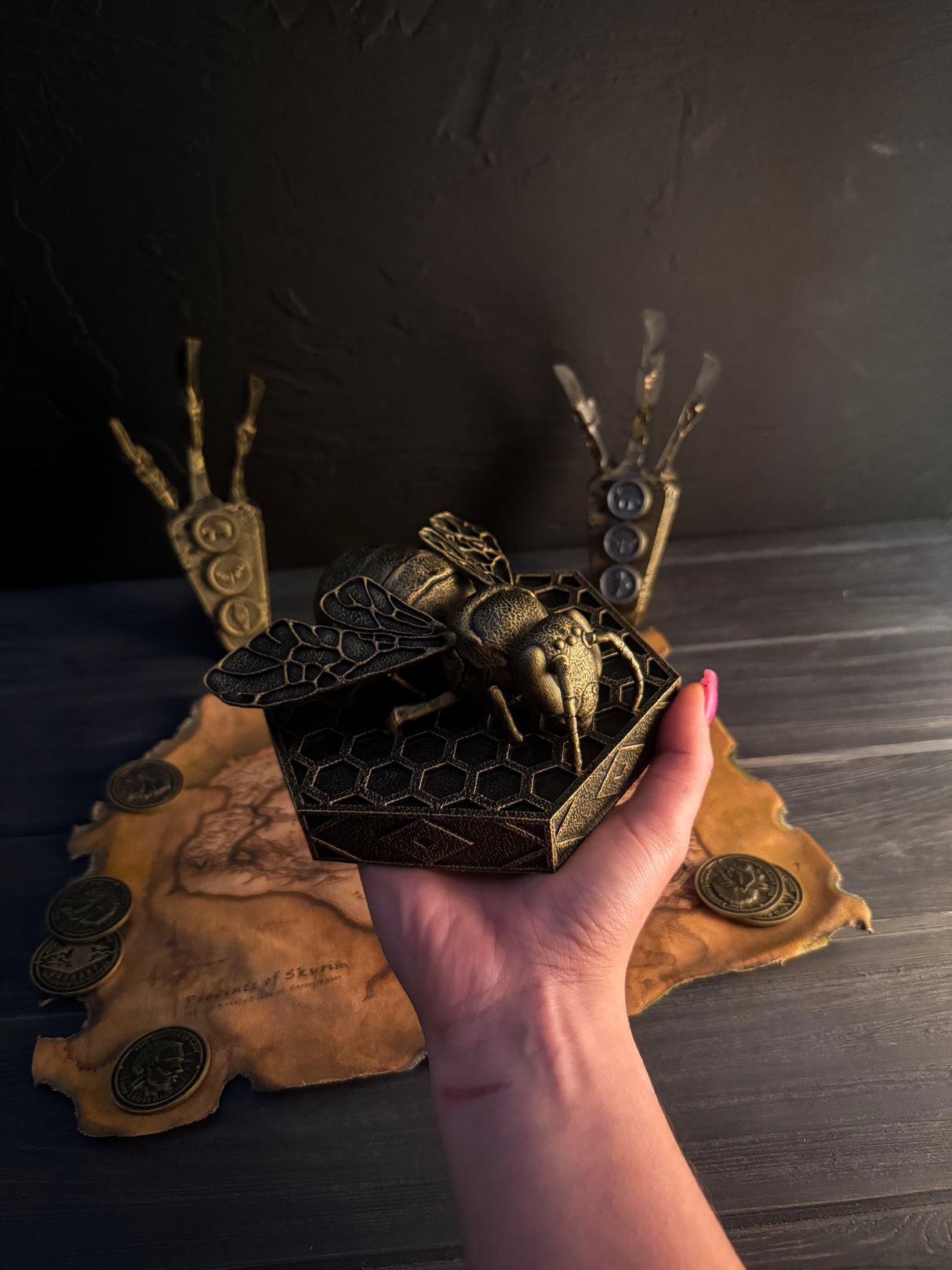 Skyrim Goldenglow Bee Figurine — Thieves Guild Quest Collectible | Handmade Resin Statue