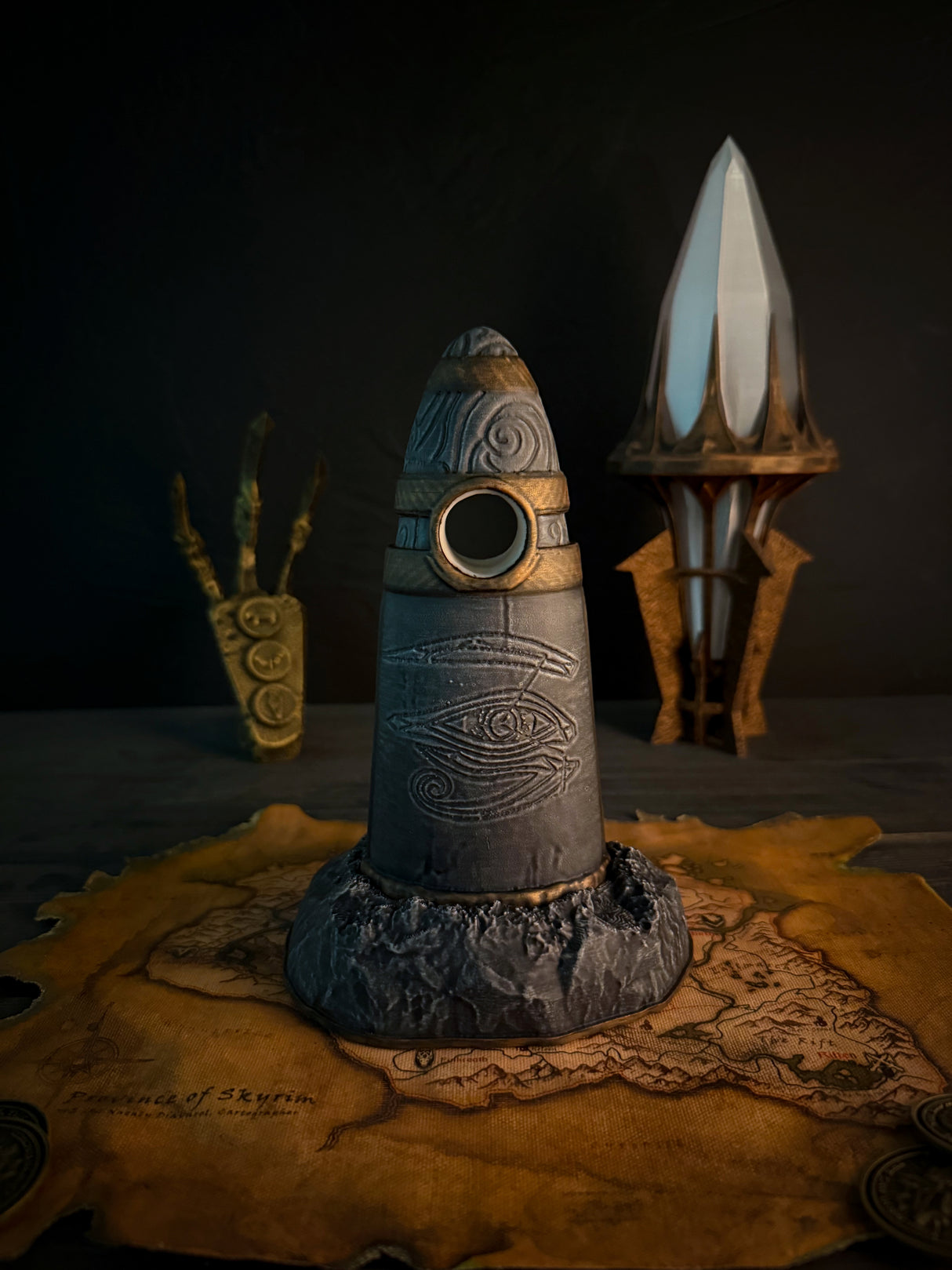 Skyrim Ritual Stone Lamp – Fantasy LED Decor – PLA Printed Standing Stone – Elder Scrolls Gift for Gamers and Collectors