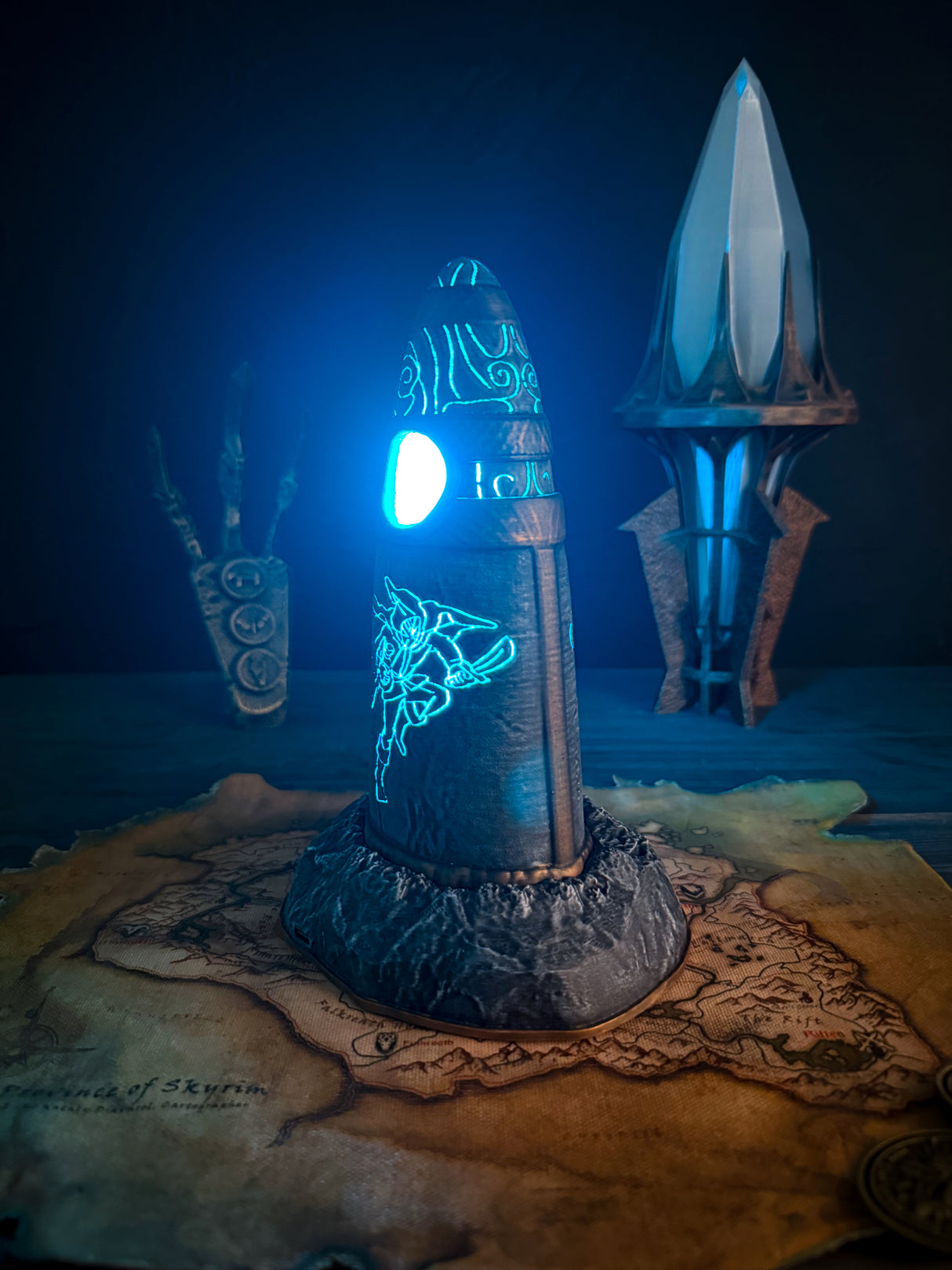 Skyrim Thief Stone Lamp – Fantasy LED Decor – PLA Printed Standing Stone – Elder Scrolls Gift for Gamers and Collectors