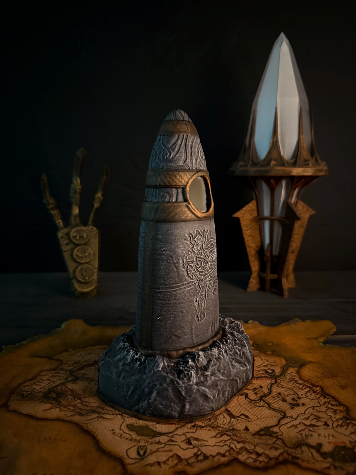 Skyrim Warrior Stone Lamp – Fantasy LED Decor – PLA Printed Standing Stone – Elder Scrolls Gift for Gamers and Collectors