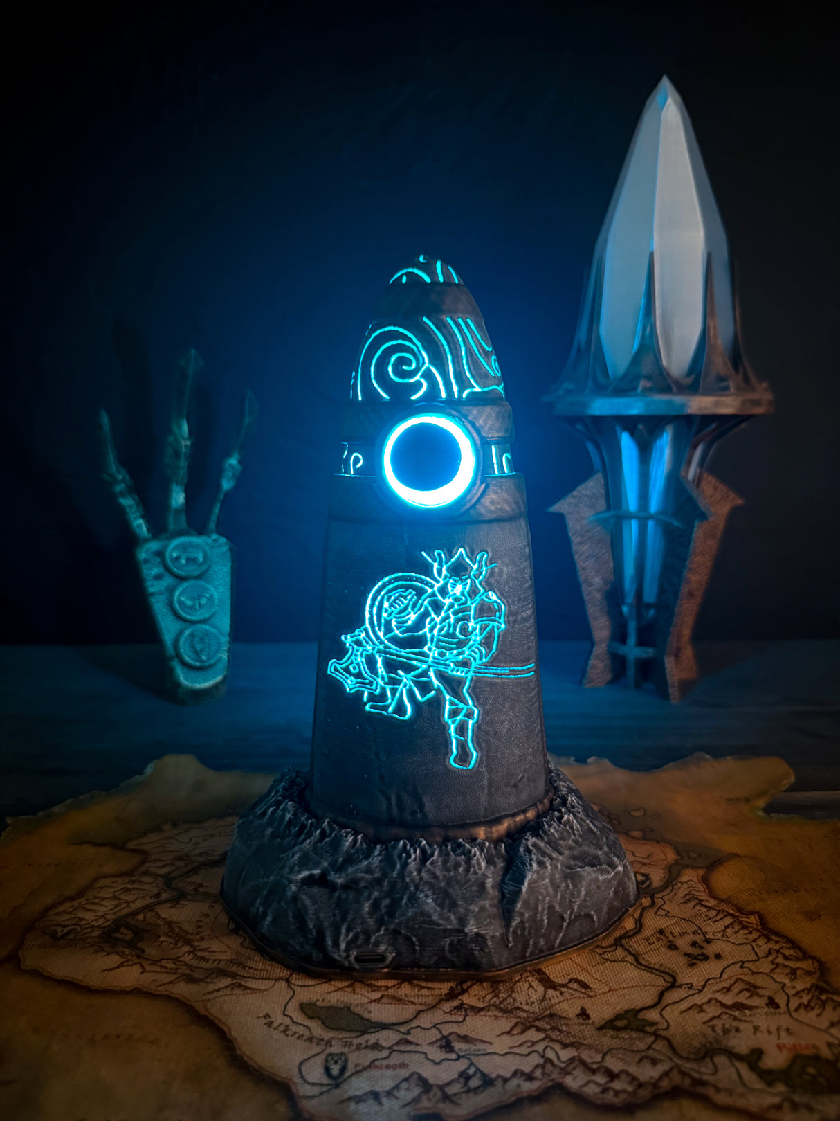 Skyrim Warrior Stone Lamp – Fantasy LED Decor – PLA Printed Standing Stone – Elder Scrolls Gift for Gamers and Collectors