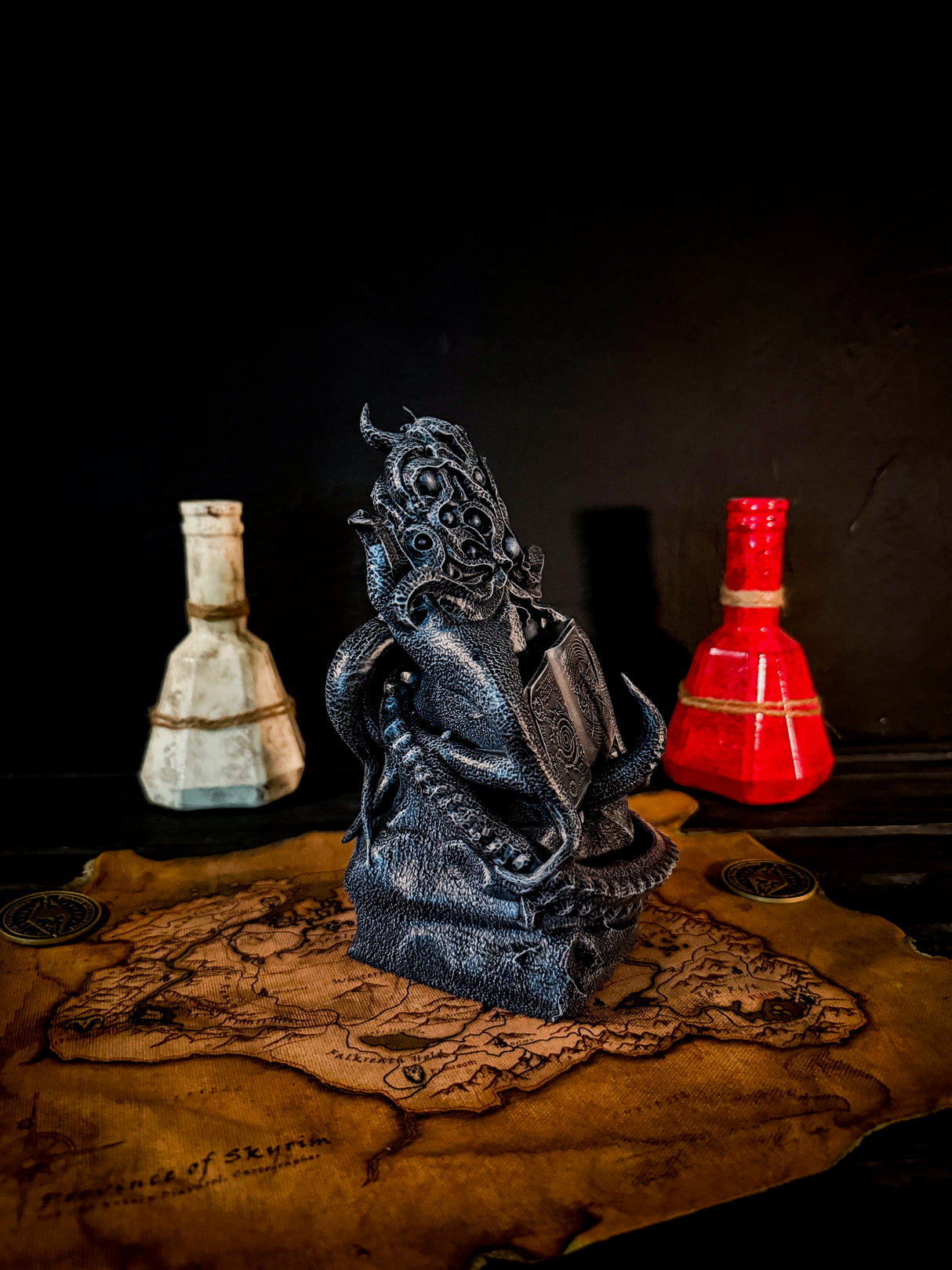 Hermaeus Mora Figurine Skyrim Inspired, The Elder Scrolls Sculpture, Daedric Prince Statue, Octopus Sculpture with Book, Fan Art Replica, Prop & Cosplay