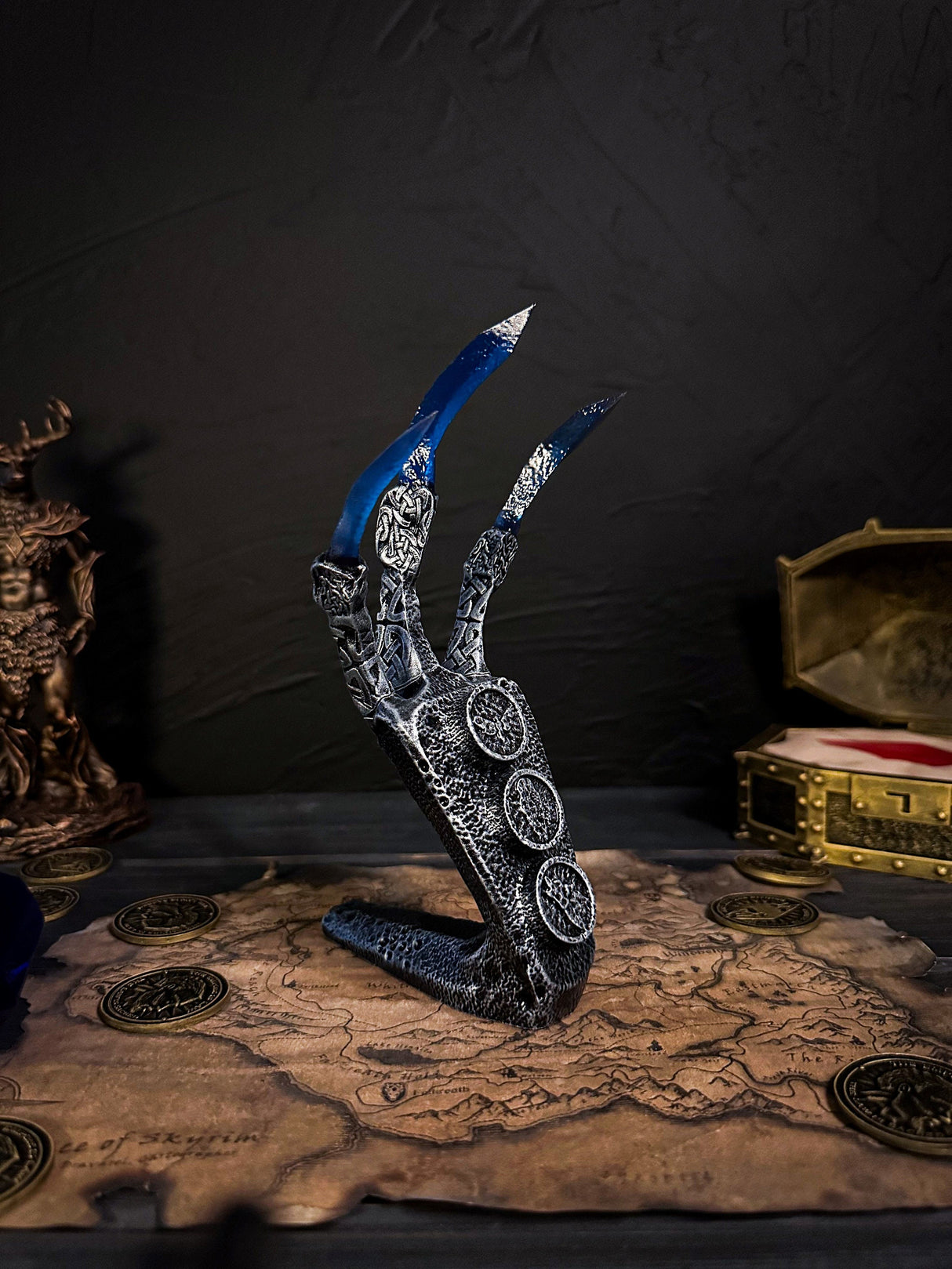 Sapphire Dragon Claw, Skyrim The Elder Scrolls V Artifact, Decor and Cosplay