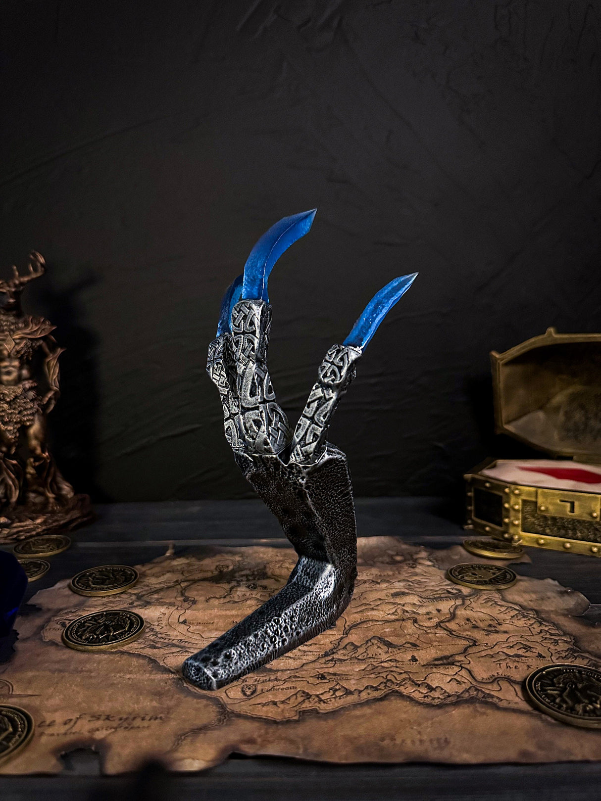 Sapphire Dragon Claw, Skyrim The Elder Scrolls V Artifact, Decor and Cosplay
