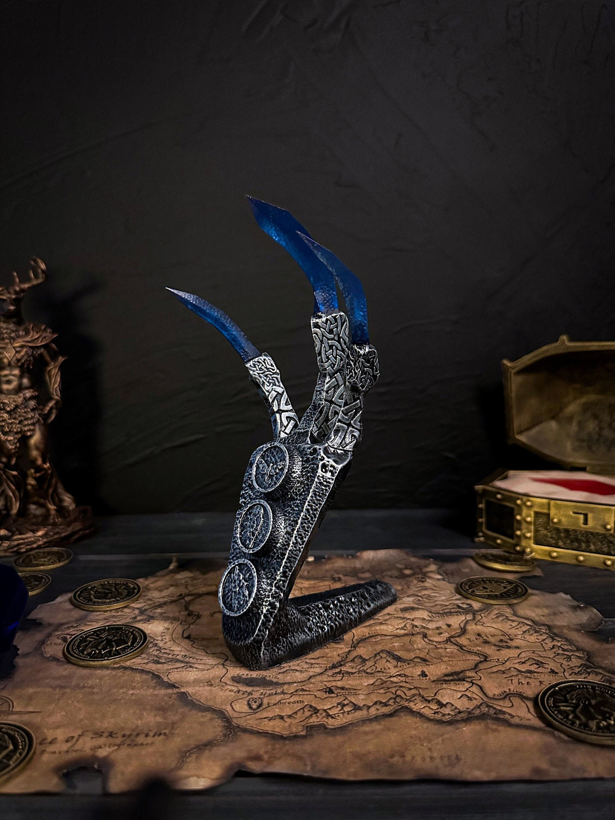 Sapphire Dragon Claw, Skyrim The Elder Scrolls V Artifact, Decor and Cosplay