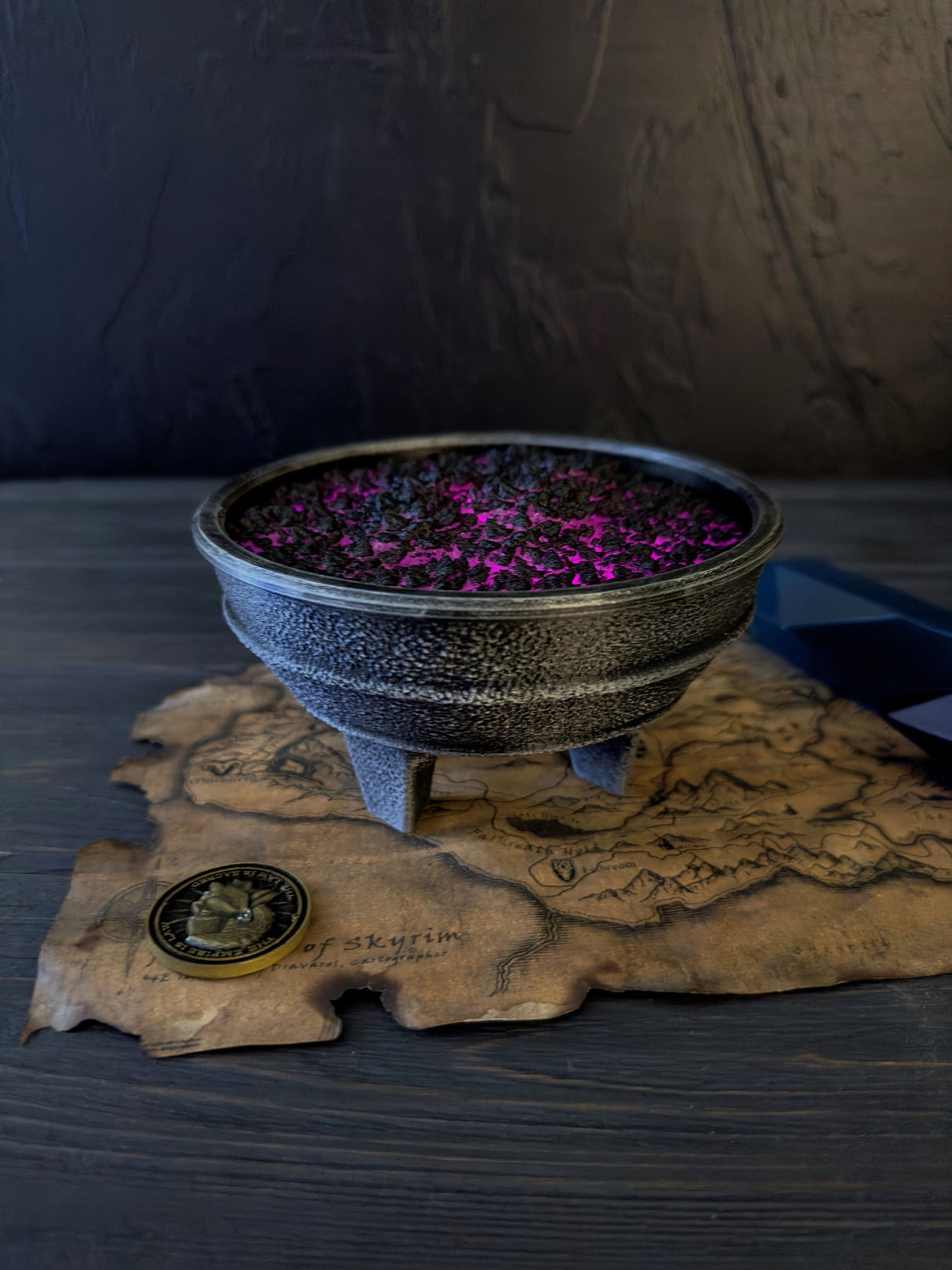 Skyrim Vampire Dust, The Elder Scrolls V, Alchemical Ingredients for Potions, Twinkling Effect Lights, Artifact