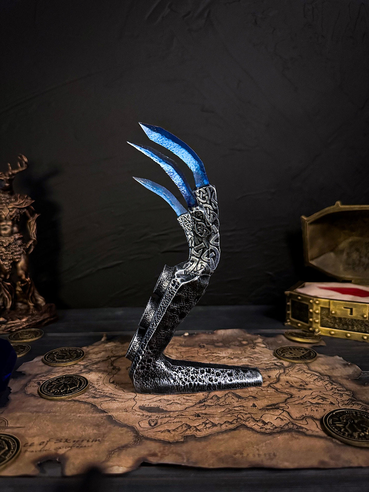 Sapphire Dragon Claw, Skyrim The Elder Scrolls V Artifact, Decor and Cosplay
