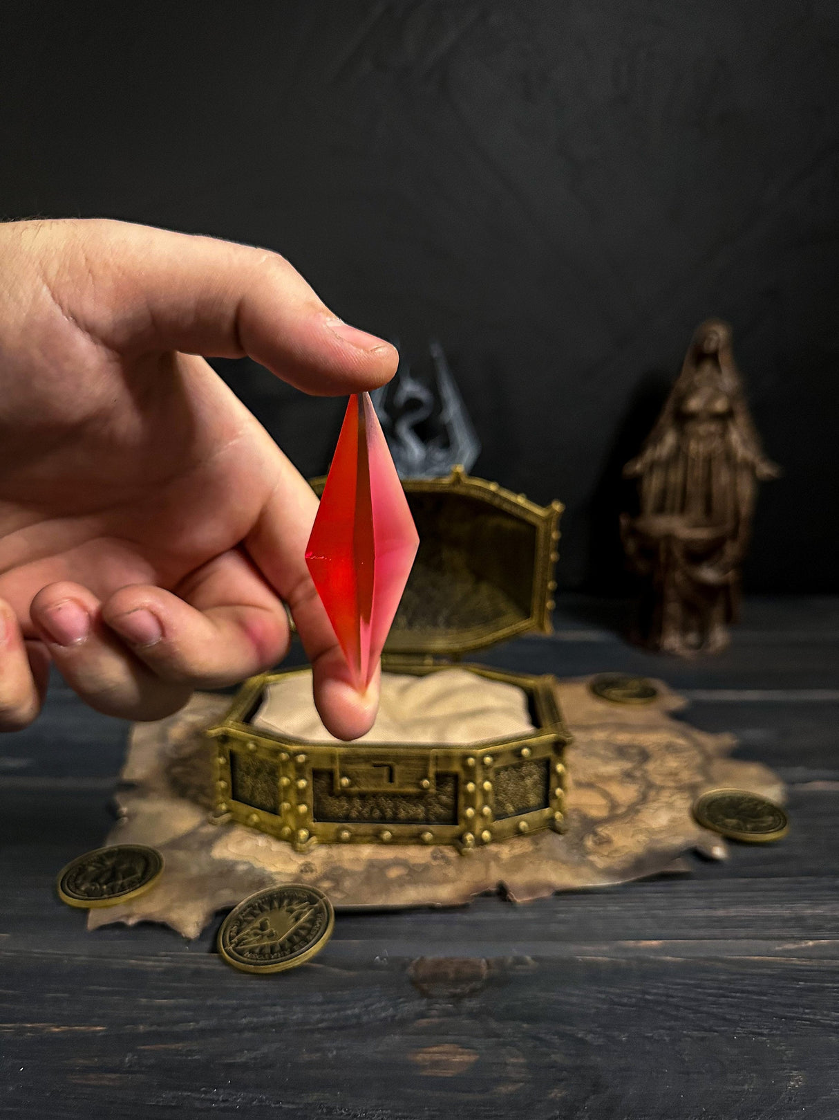 Stones of Barenziah Skyrim The Elder Scrolls V, Barenziah Box with Unusual Gem from Skyrim, Unusual Artifact