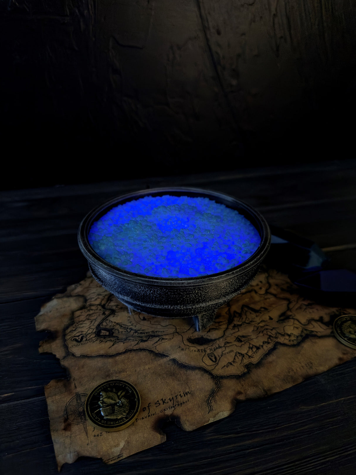 Skyrim Frost Salts, The Elder Scrolls V Inspired, Alchemical Ingredient for Potions, Twinkling Effect Lights, Artifact