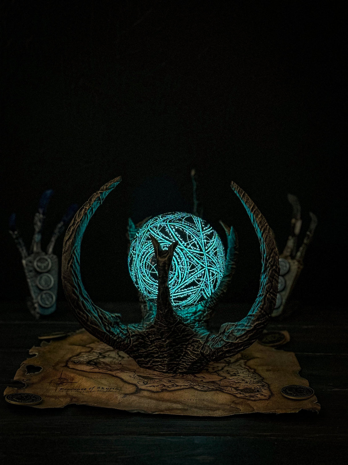 The Eye of Magnus Replica, Skyrim Glowing Artifact With a Stand, The Elder Scrolls V Inspired
