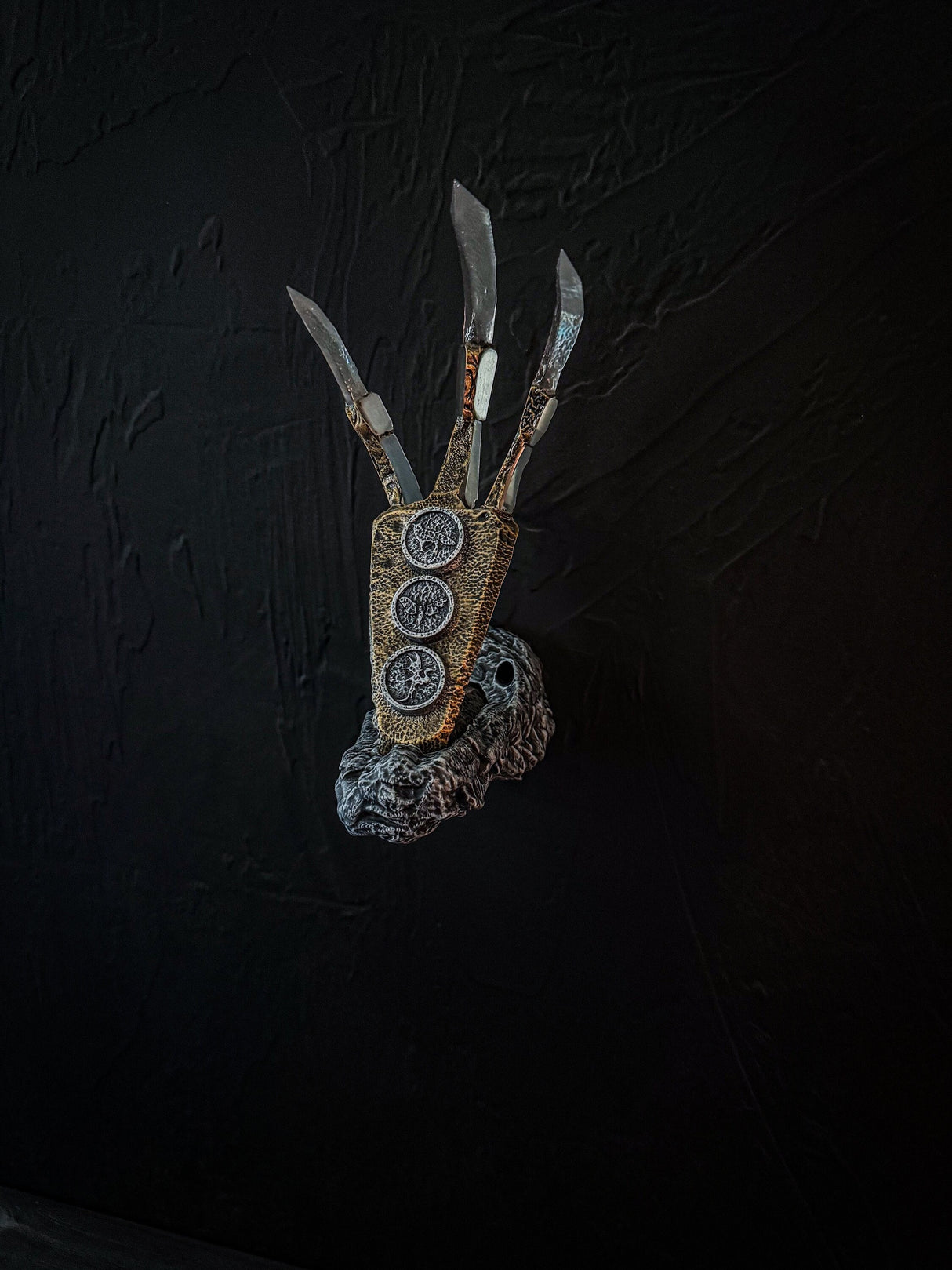 Wall Mount for Dragon Claws, Skyrim Inspired, The Elder Scrolls V, Artifact, Home and Office Decor