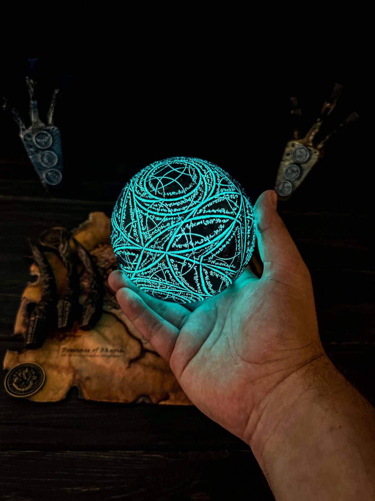 The Eye of Magnus Replica, Skyrim Glowing Artifact With a Stand, The Elder Scrolls V Inspired