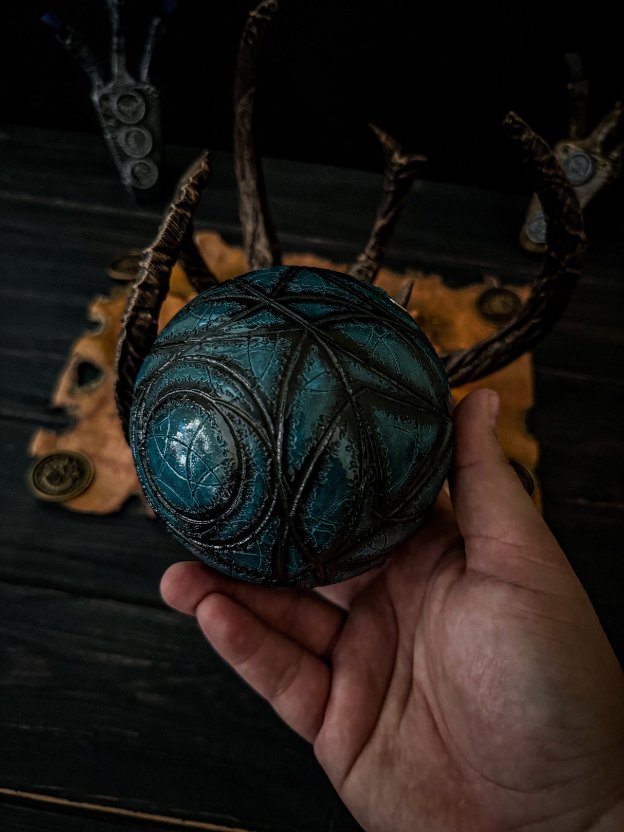 The Eye of Magnus Replica, Skyrim Glowing Artifact With a Stand, The Elder Scrolls V Inspired