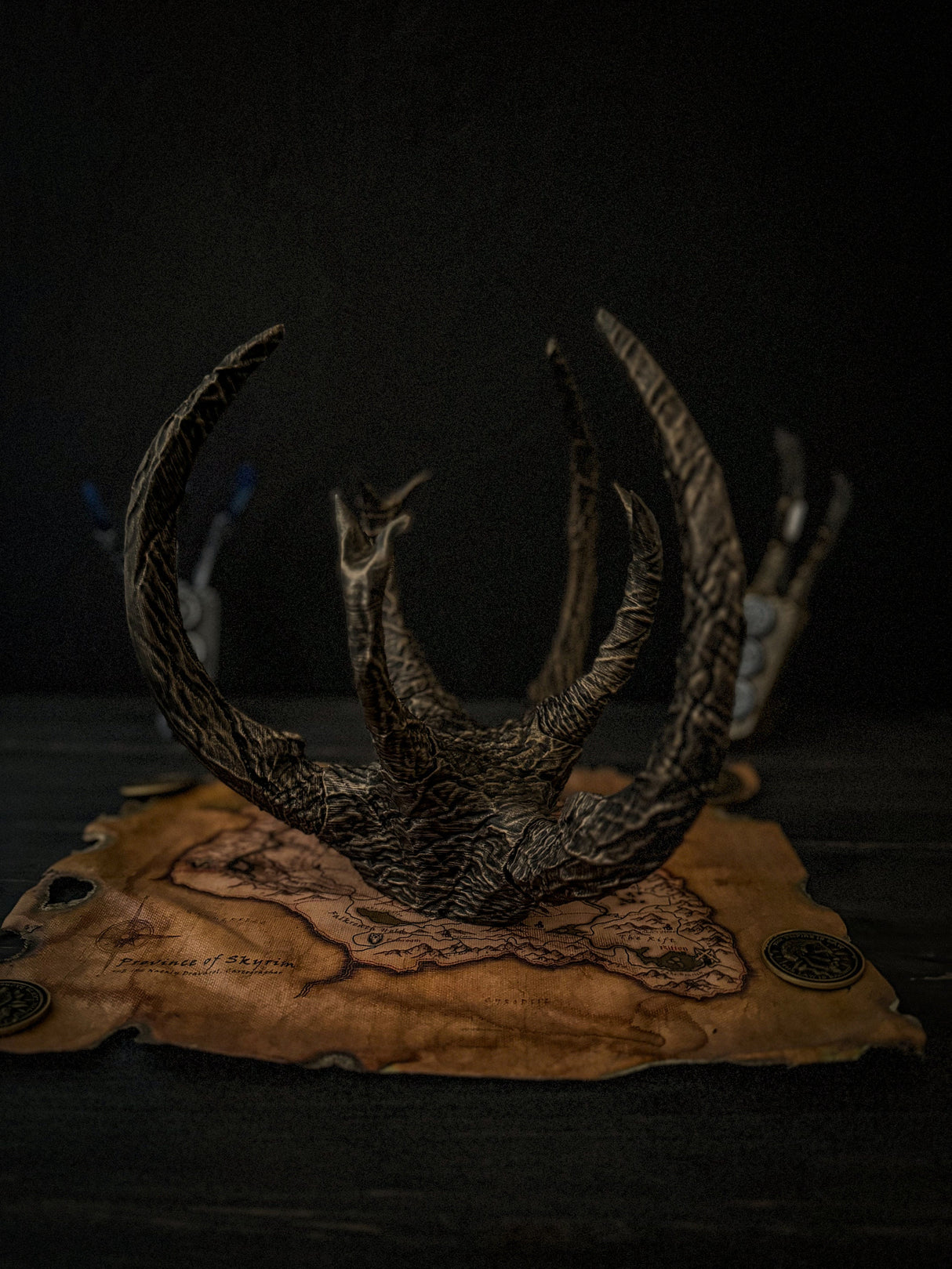 The Eye of Magnus Replica, Skyrim Glowing Artifact With a Stand, The Elder Scrolls V Inspired