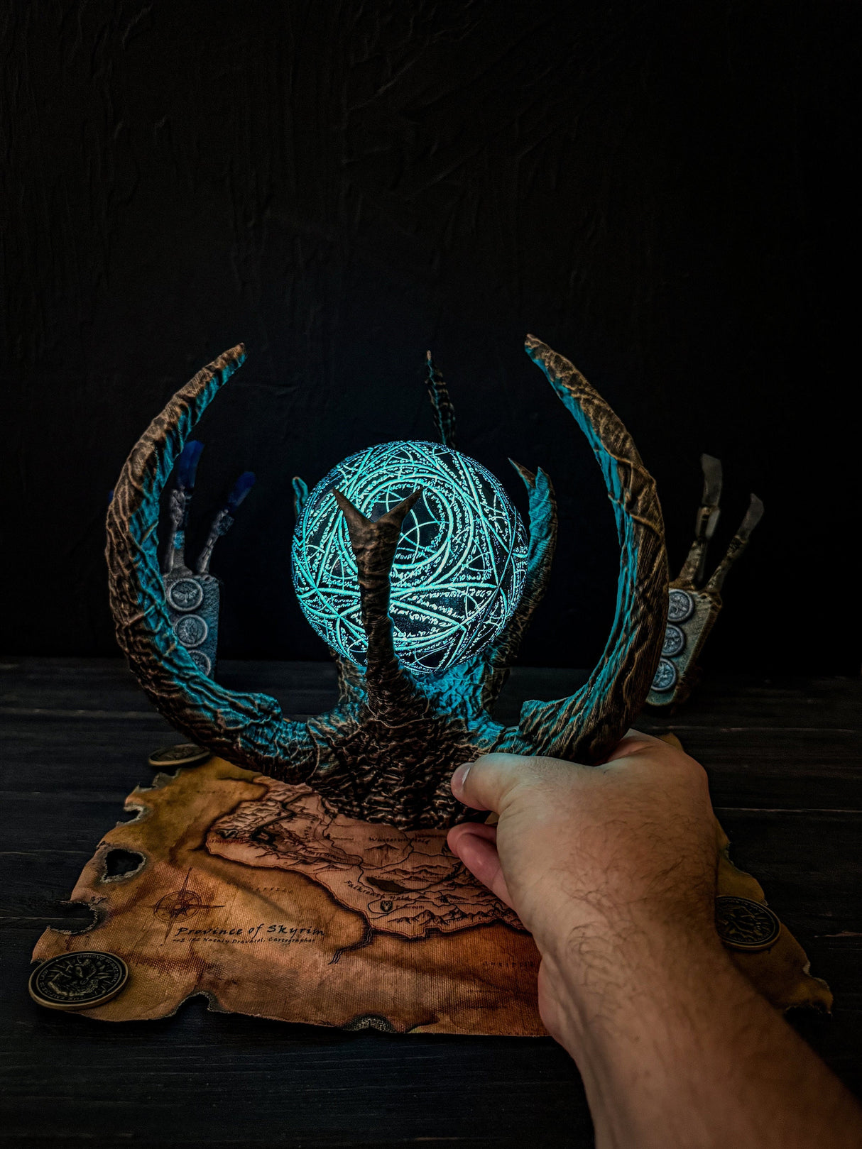 The Eye of Magnus Replica, Skyrim Glowing Artifact With a Stand, The Elder Scrolls V Inspired