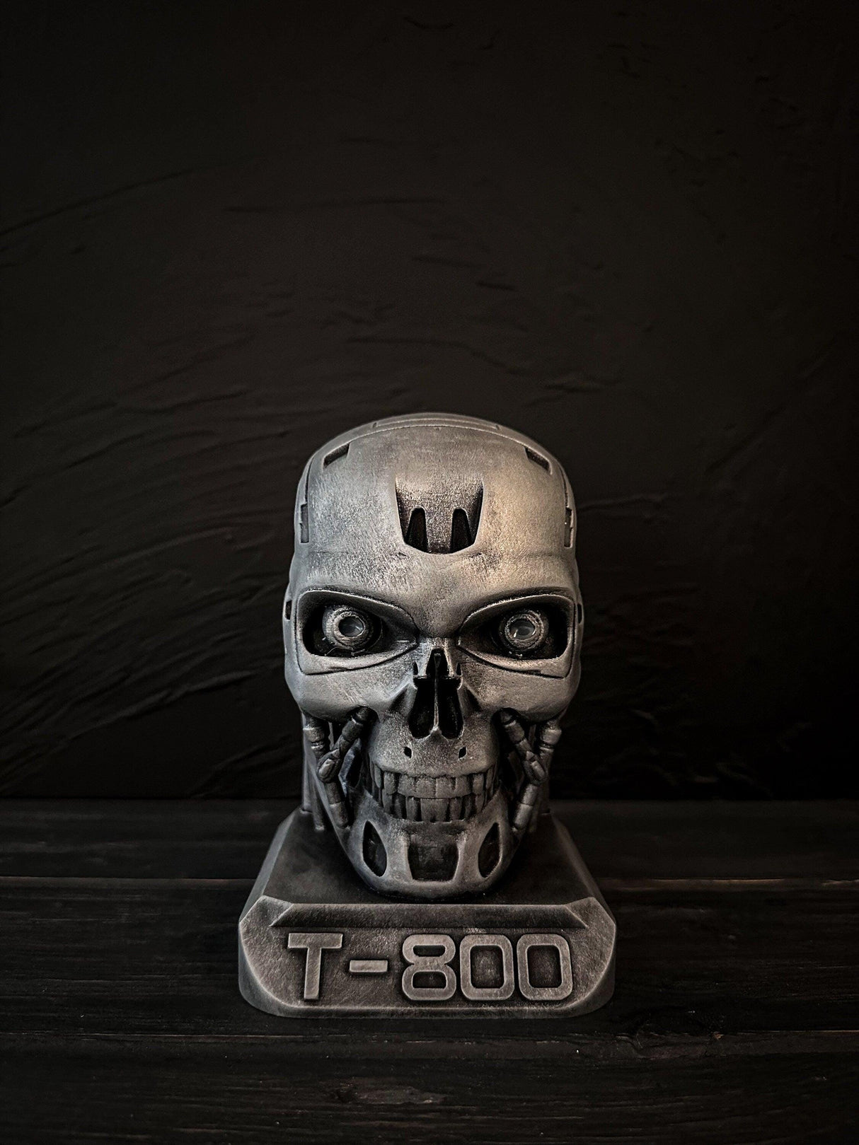 Terminator skull with Glowing Eyes, Terminator T - 800 Figurine, Terminator Statue Bust, LED Terminator