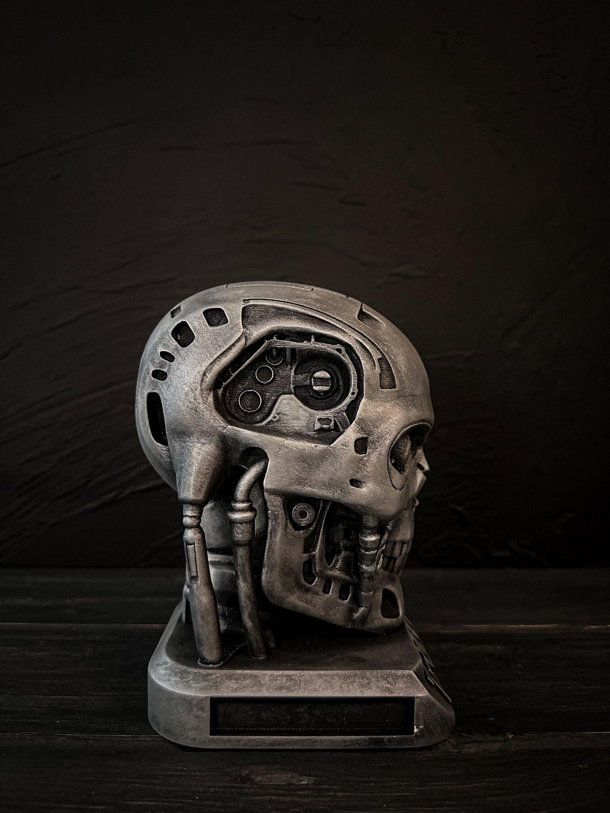 Terminator skull with Glowing Eyes, Terminator T - 800 Figurine, Terminator Statue Bust, LED Terminator