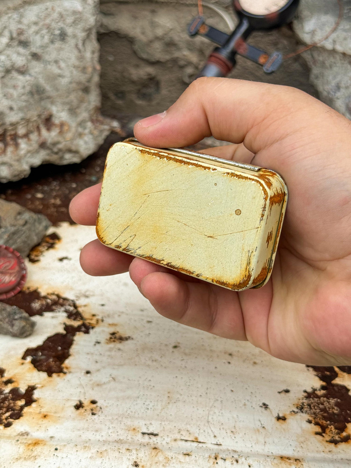 Fallout Rusted Mentats Pillbox, Metal Boxes and Pills, Decor and Cosplay, Fallout Props