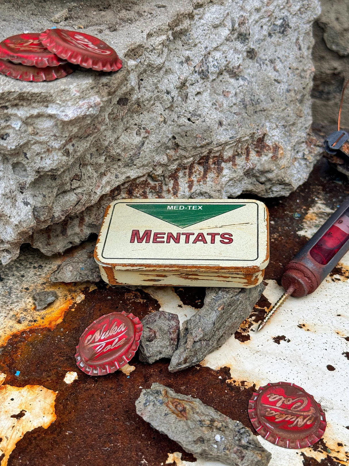 Fallout Rusted Mentats Pillbox, Metal Boxes and Pills, Decor and Cosplay, Fallout Props