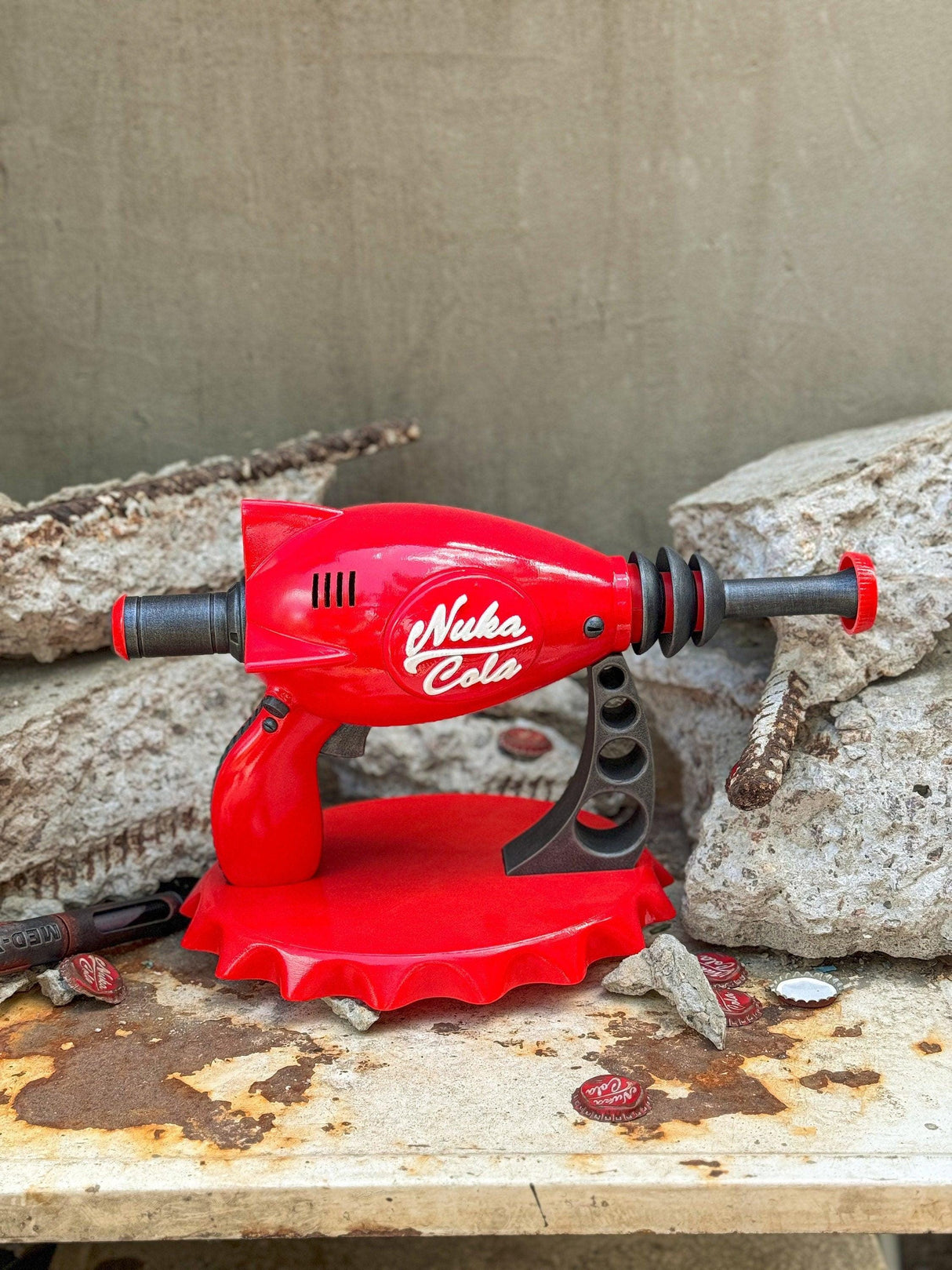 Nuka cola glossy blaster prop, fallout replica, game artifact