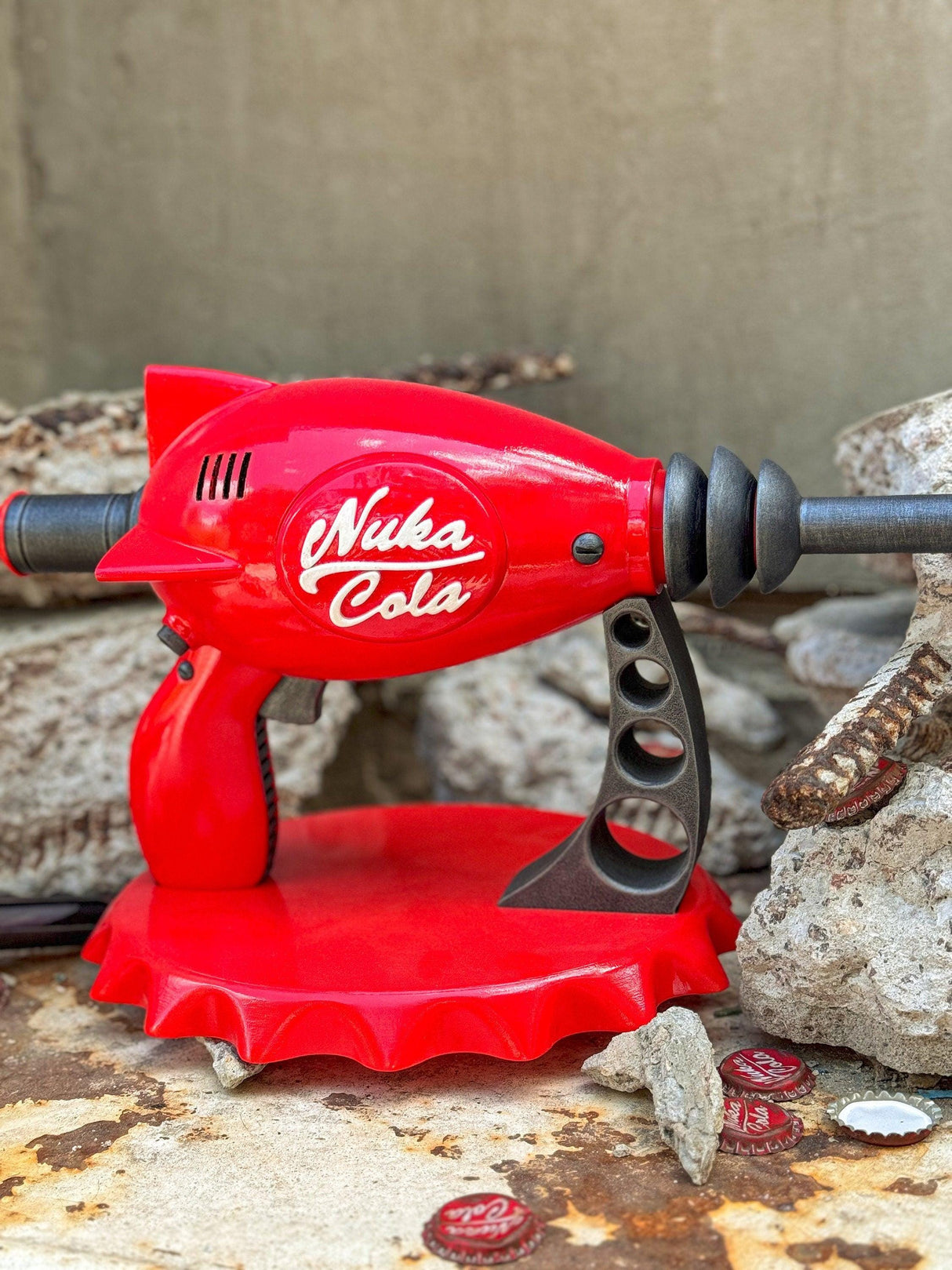 Nuka cola glossy blaster prop, fallout replica, game artifact