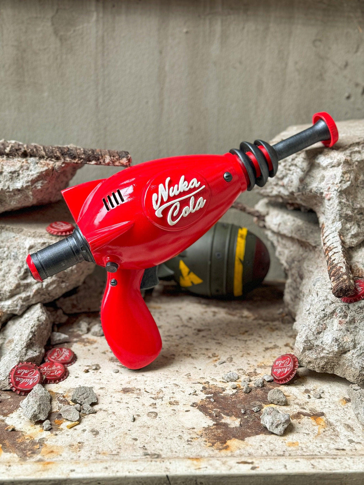 Nuka cola glossy blaster prop, fallout replica, game artifact