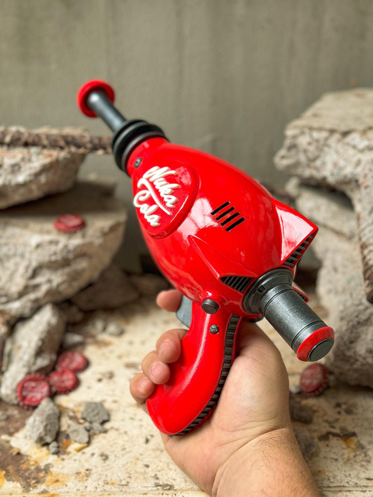 Nuka cola glossy blaster prop, fallout replica, game artifact