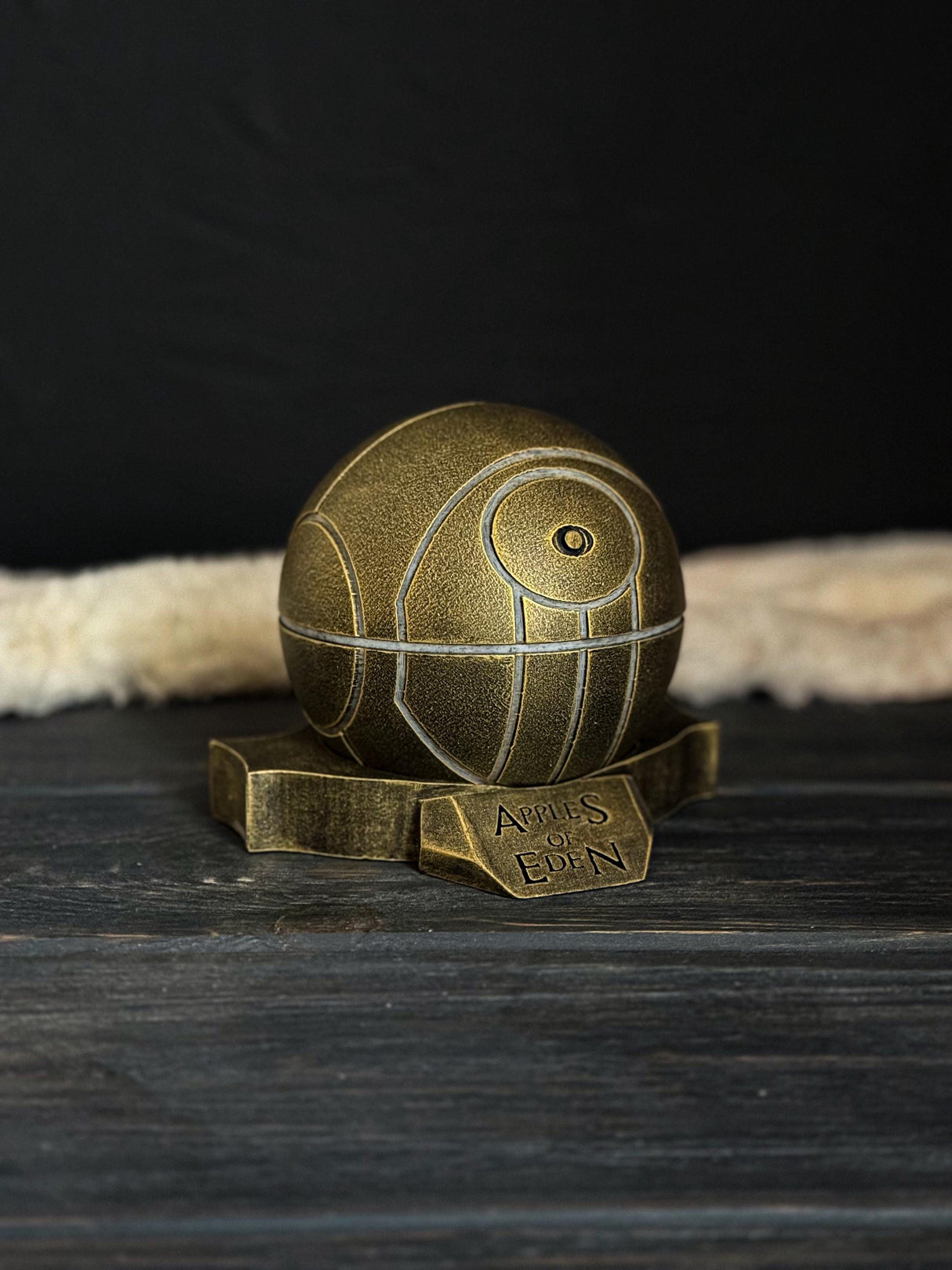 Glowing Apple of Eden, Assasin's Creed, Gift for Fans, Replica, Artefact, Home and Office Decoration