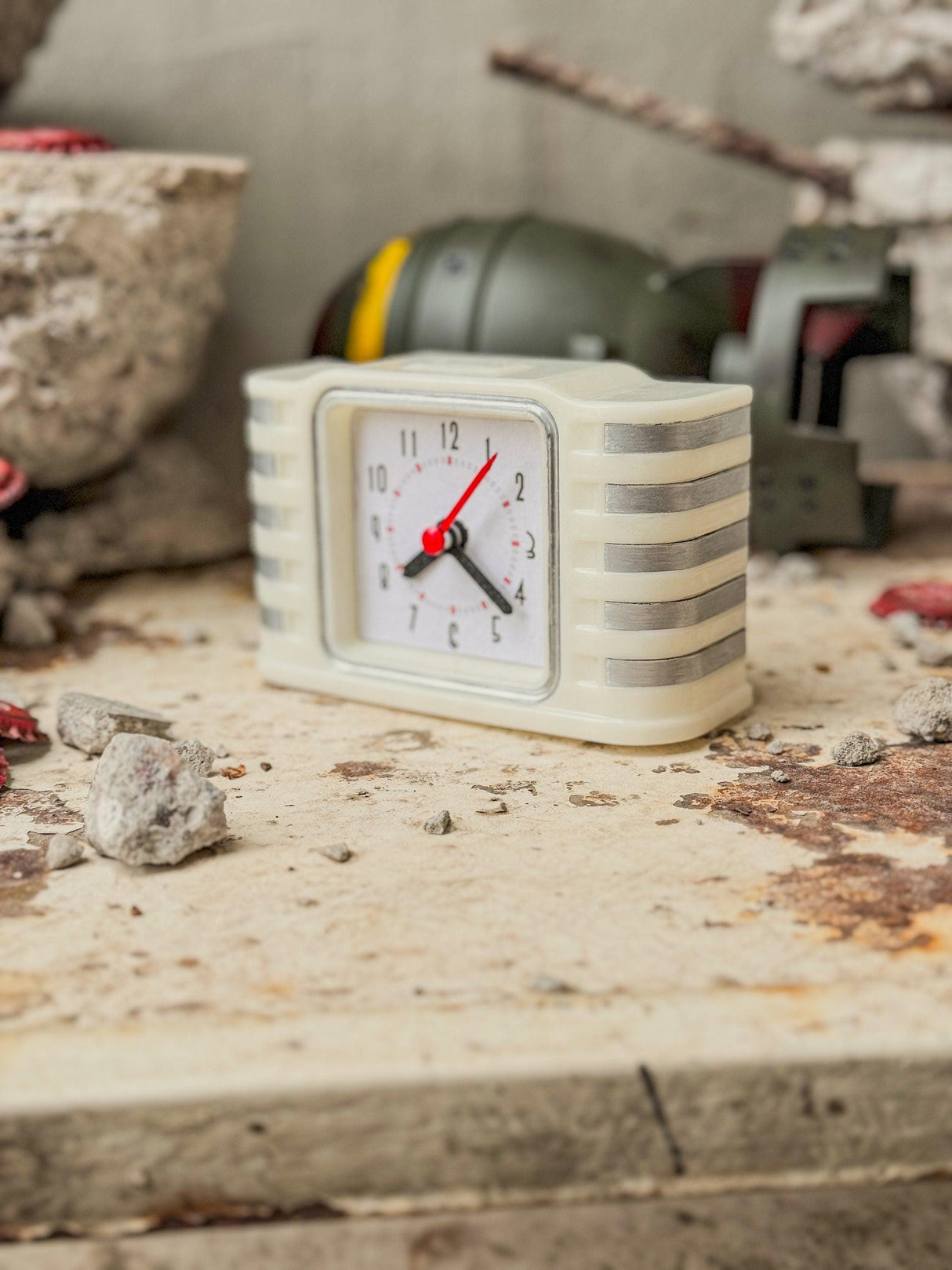 Fallout retro alarm clock, fallout decor and cosplay, artifact from the wasteland, gift for fans, fallout inspired