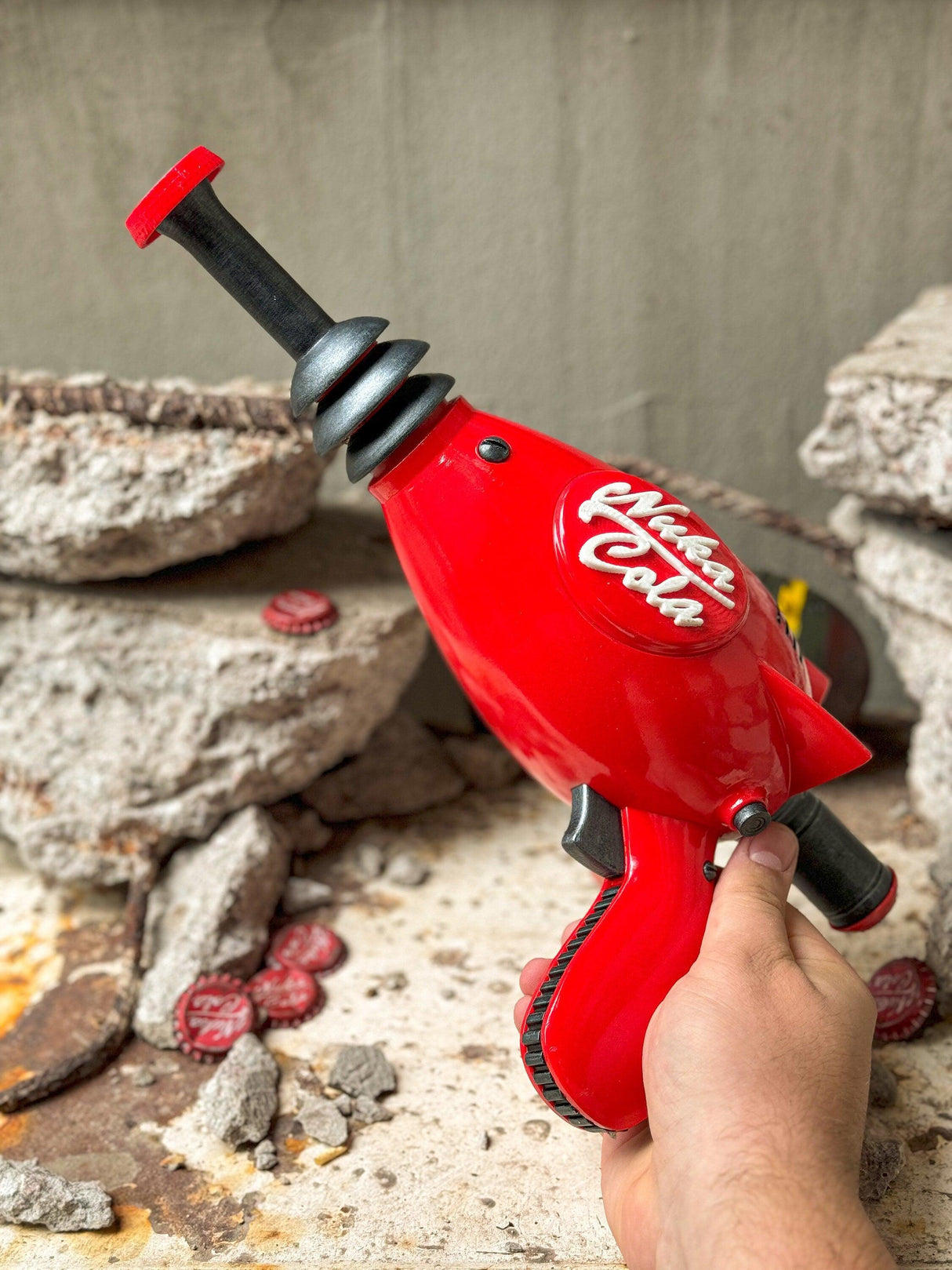 Nuka cola glossy blaster prop, fallout replica, game artifact