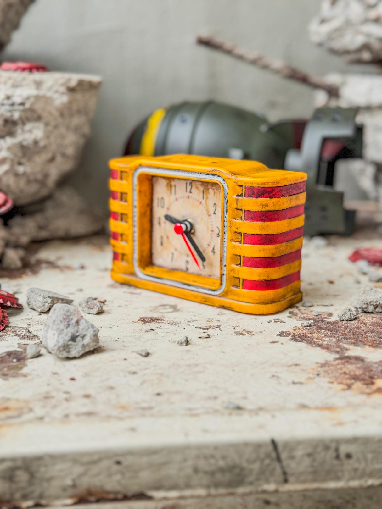 Fallout Weathered Survivor Alarm Clock, Fallout Decor and Cosplay, Artifact From the Wasteland