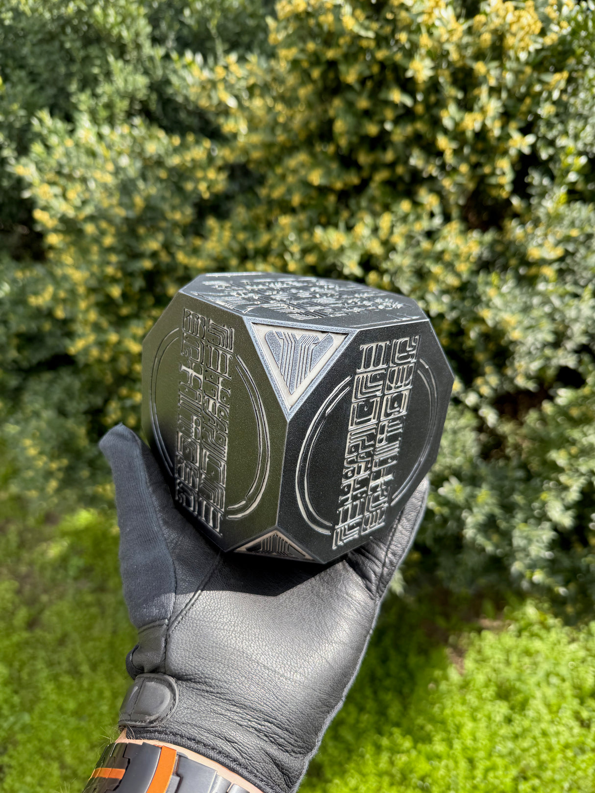Crimson Desert Abyss Artifact Replica, Fantasy Magic Cube, RPG Collectible, Hand Painted Resin Prop, Gamer Gift