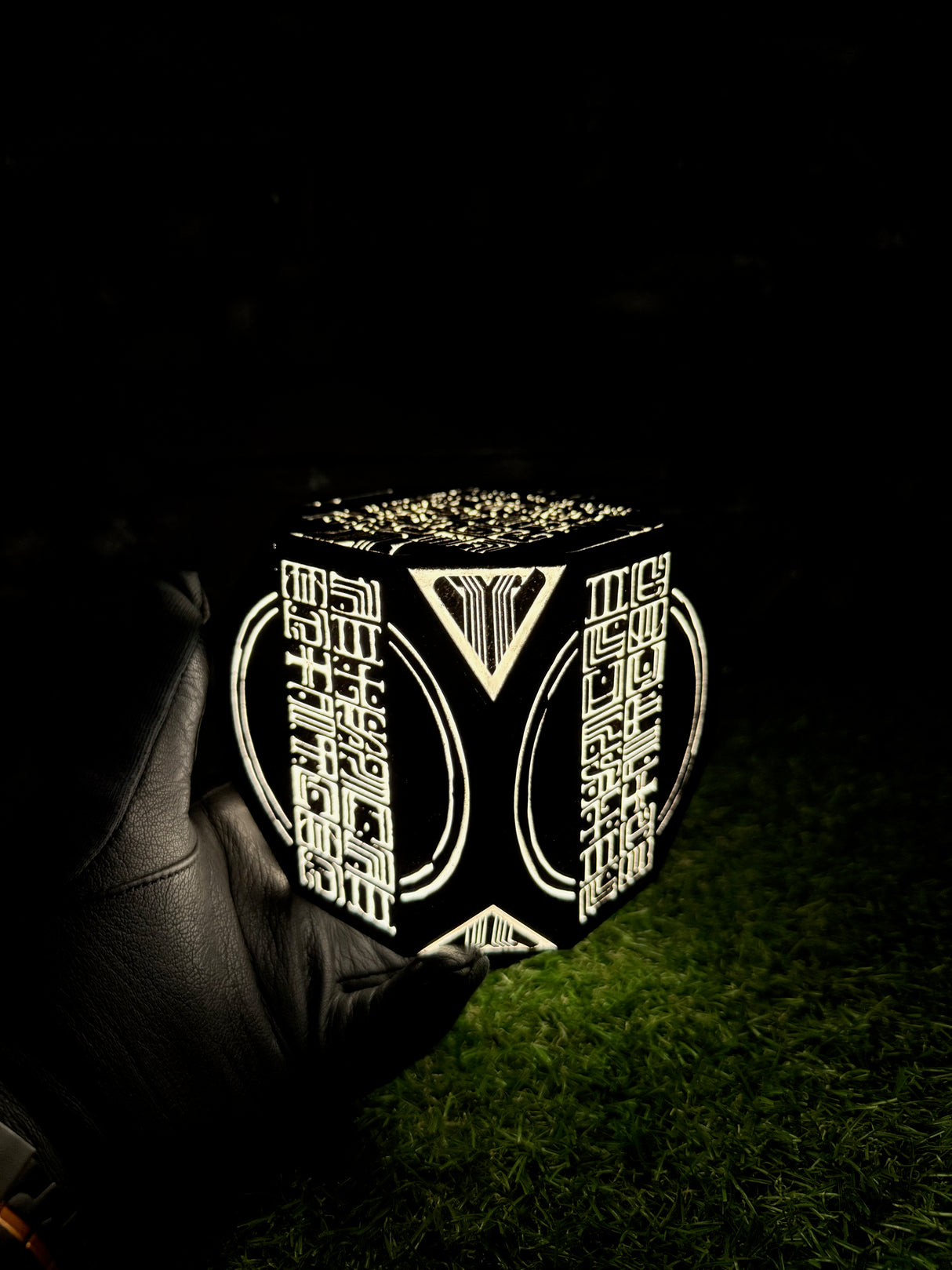 Crimson Desert Activated Abyss Artifact, Crimson Desert Relic, Glowing Cube, Fantasy Collectible