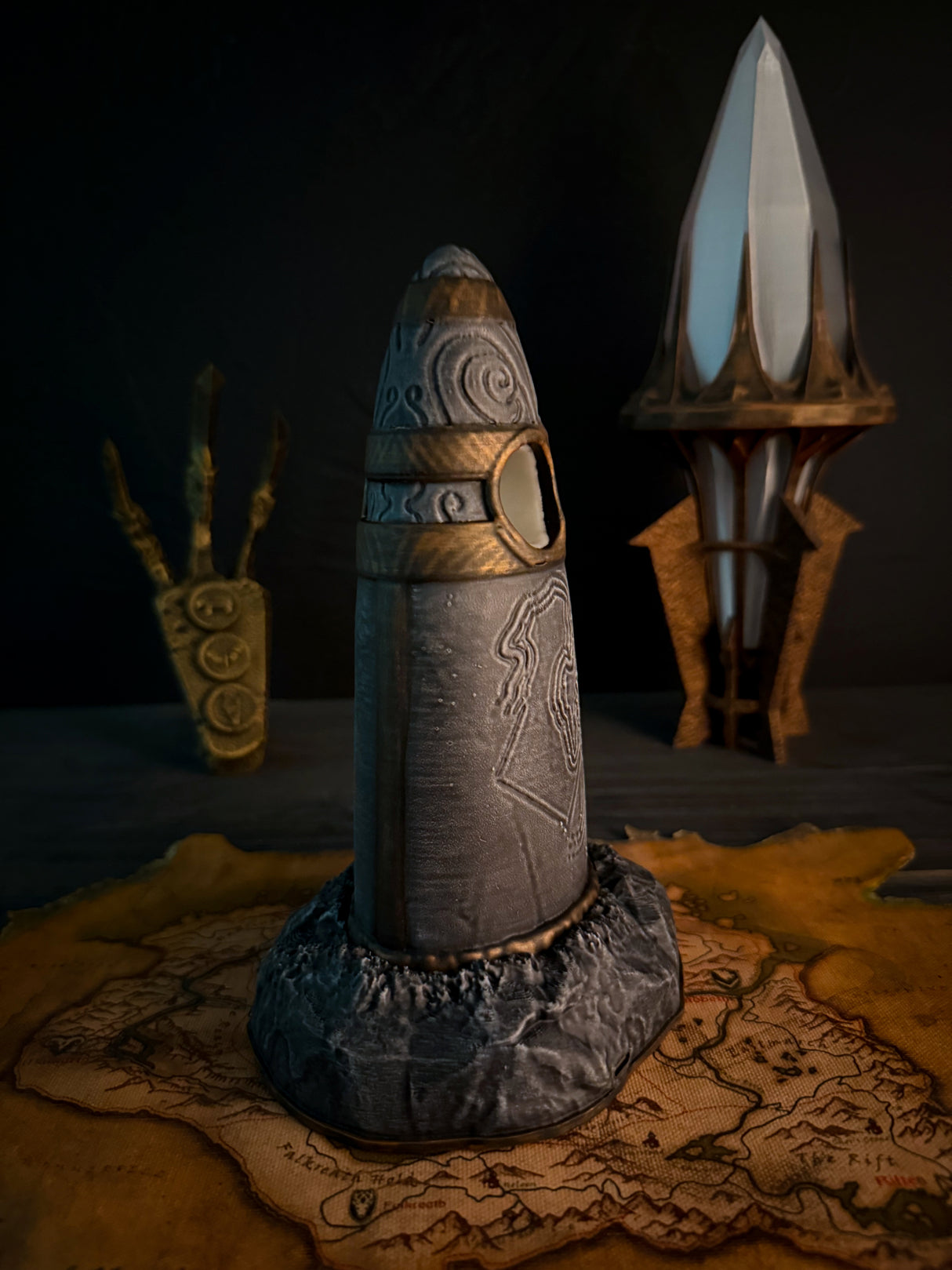 Skyrim Shadow Stone Lamp – Fantasy LED Decor – PLA Printed Standing Stone – Elder Scrolls Gift for Gamers and Collectors