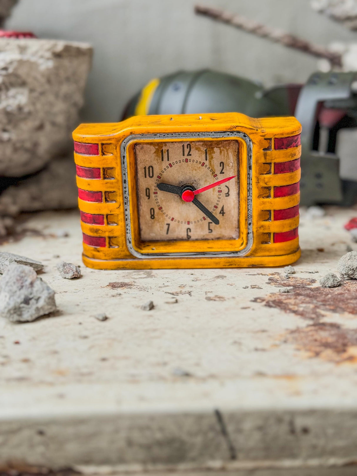 Fallout Weathered Survivor Alarm Clock, Fallout Decor and Cosplay, Artifact From the Wasteland