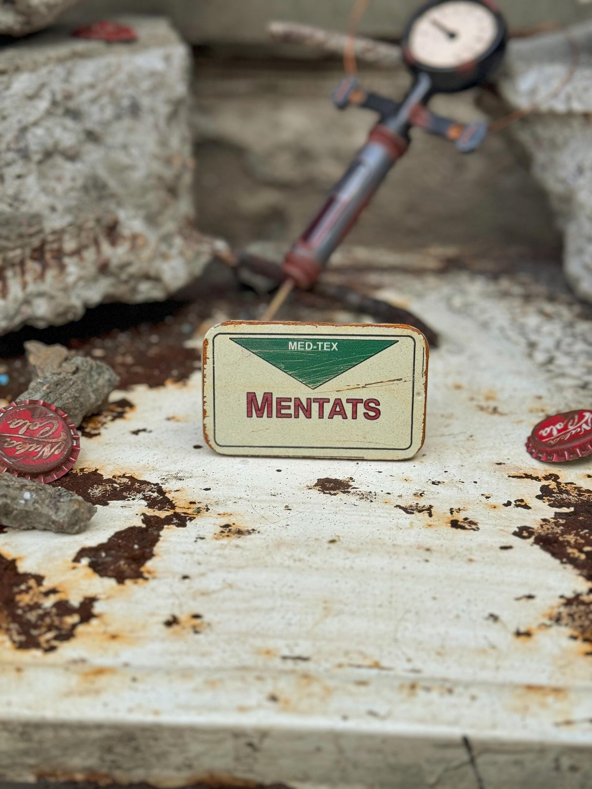 Fallout Rusted Mentats Pillbox, Metal Boxes and Pills, Decor and Cosplay, Props