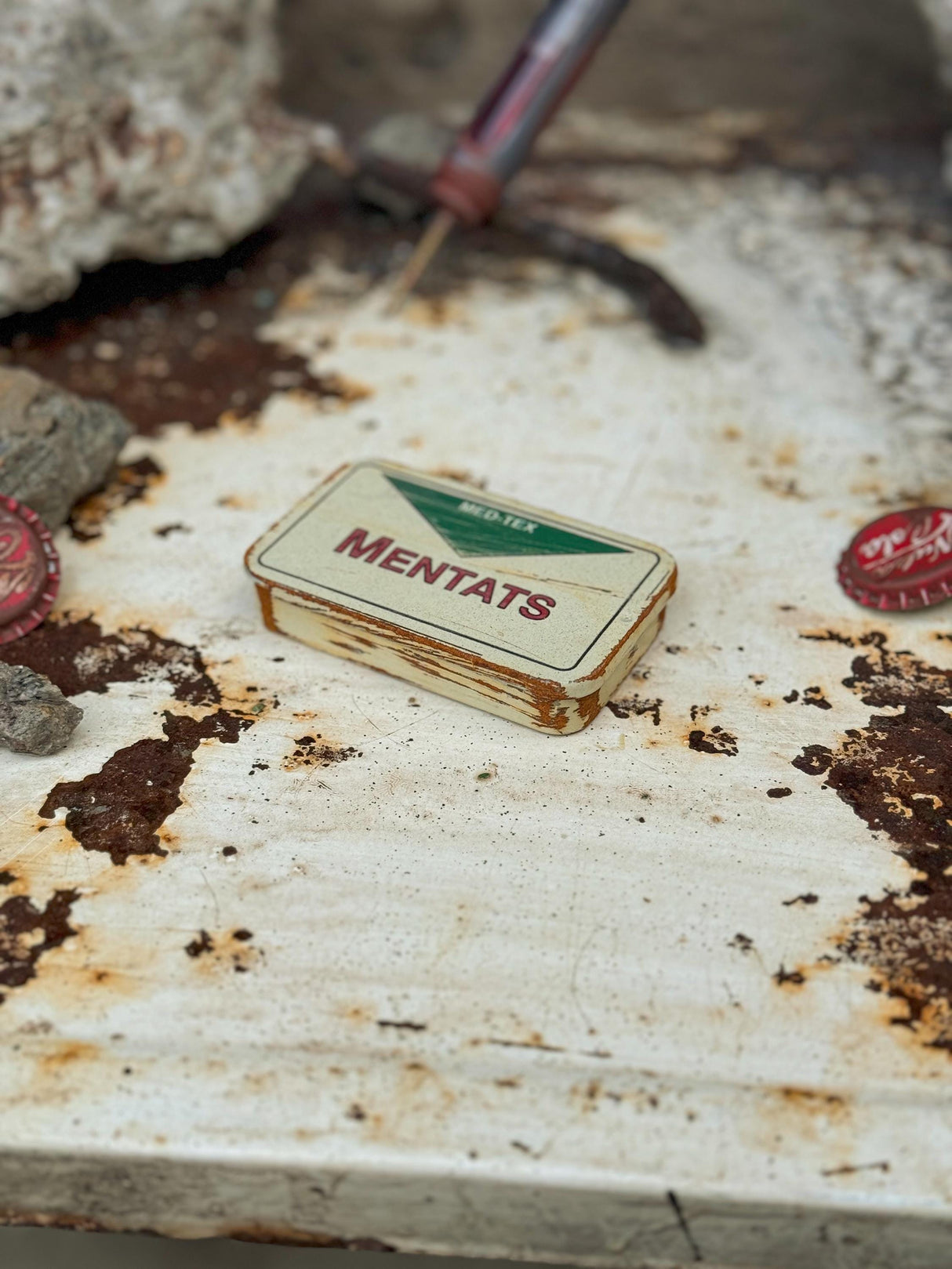 Fallout Rusted Mentats Pillbox, Metal Boxes and Pills, Decor and Cosplay, Props