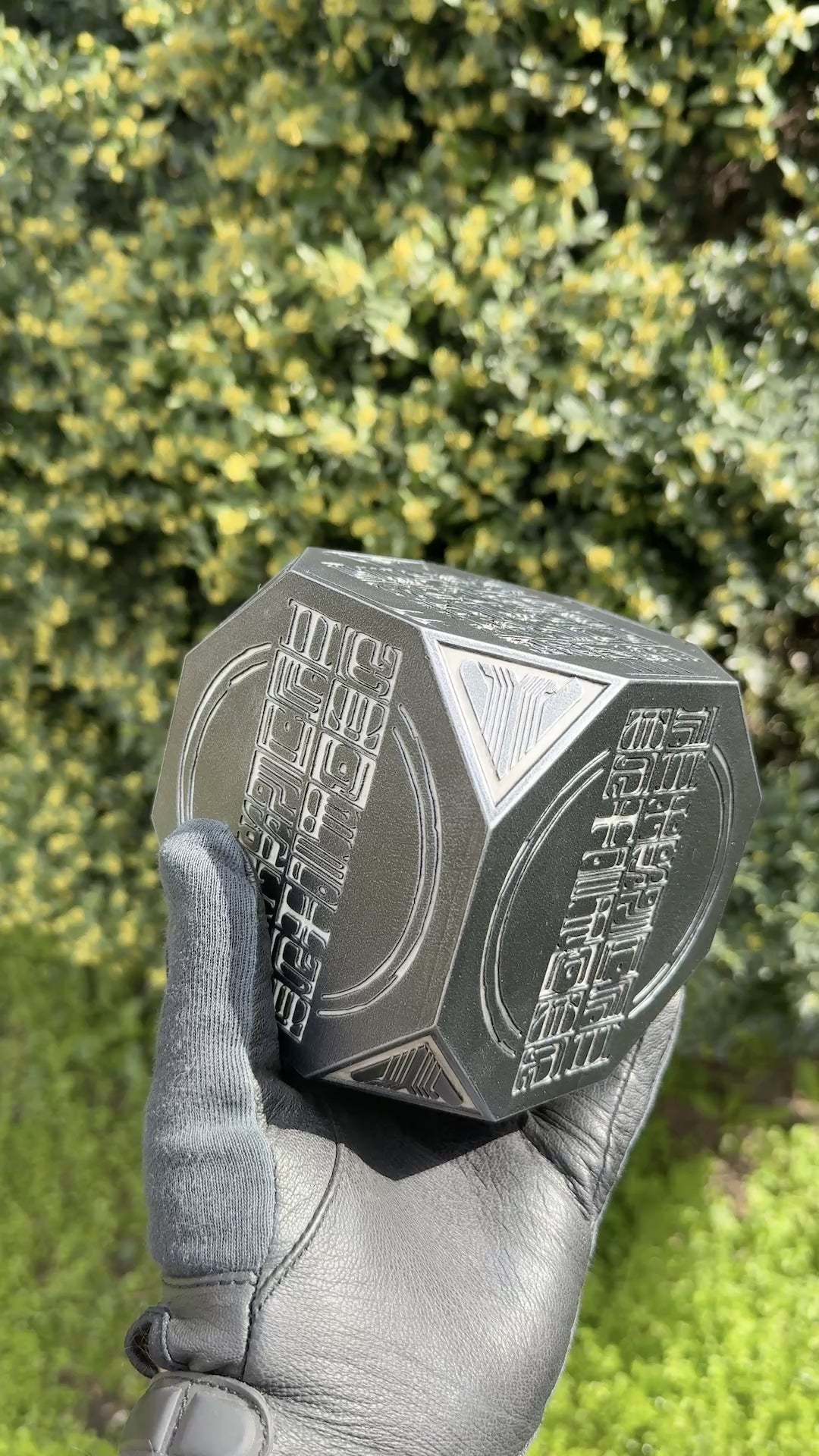 Crimson Desert Abyss Artifact Replica, Fantasy Magic Cube, RPG Collectible, Hand Painted Resin Prop, Gamer Gift